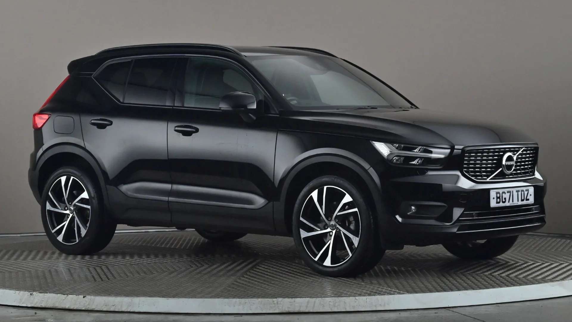 A 2021 VOLVO XC40 2.0 B4P R DESIGN Pro Auto A 2021 VOLVO XC40 2.0 B4P R DESIGN Pro Auto