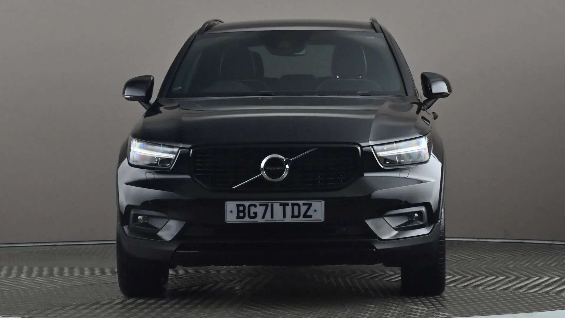 A 2021 VOLVO XC40 2.0 B4P R DESIGN Pro Auto A 2021 VOLVO XC40 2.0 B4P R DESIGN Pro Auto