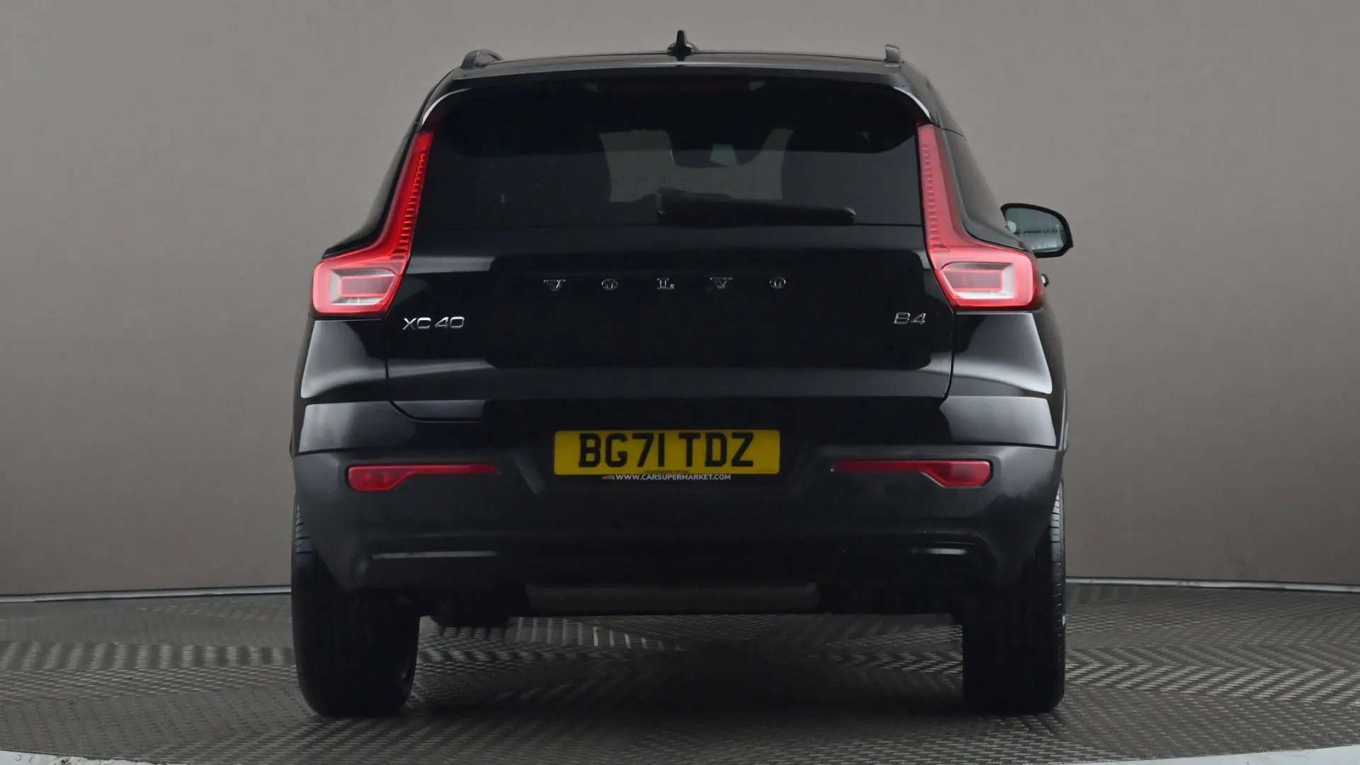 2021 VOLVO XC40 2021 VOLVO XC40