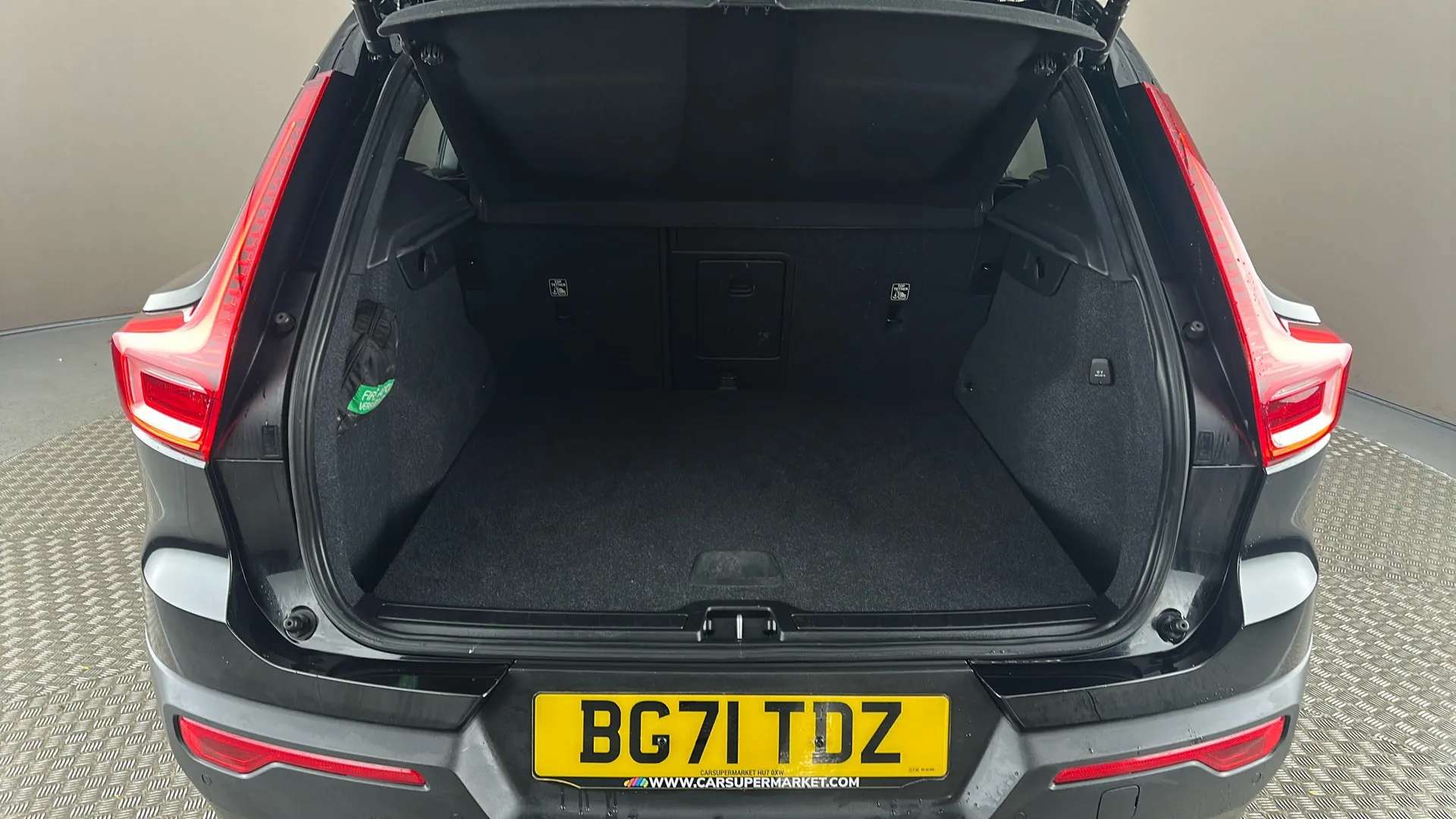 2021 VOLVO XC40 2021 VOLVO XC40