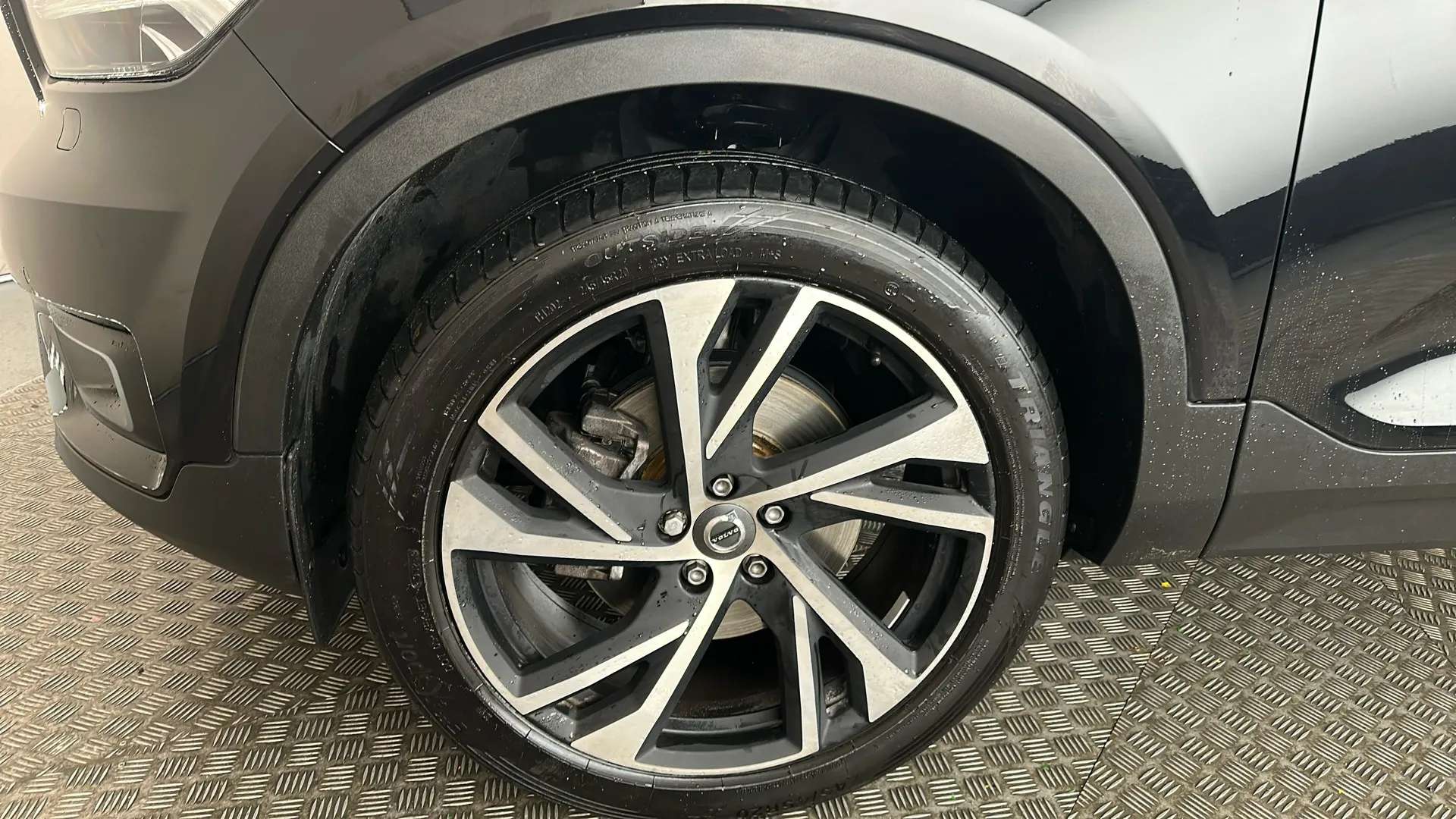 2021 VOLVO XC40 2021 VOLVO XC40