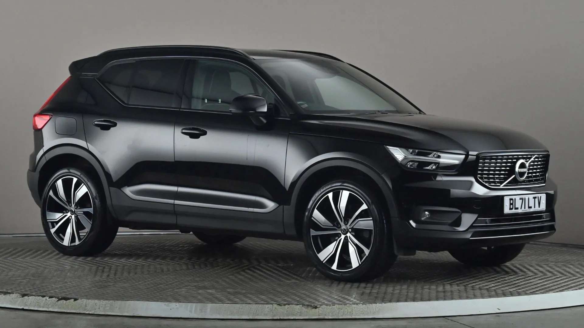 A 2022 VOLVO XC40 1.5 T5 Recharge PHEV R DESIGN Pro Auto A 2022 VOLVO XC40 1.5 T5 Recharge PHEV R DESIGN Pro Auto