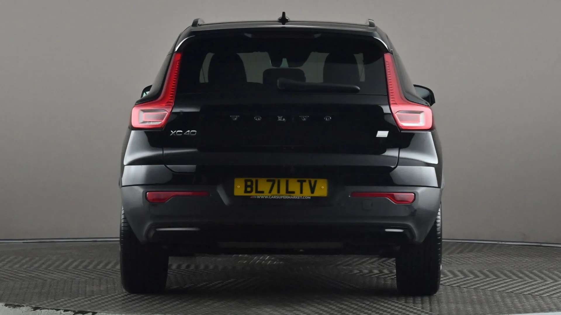 2022 VOLVO XC40 2022 VOLVO XC40