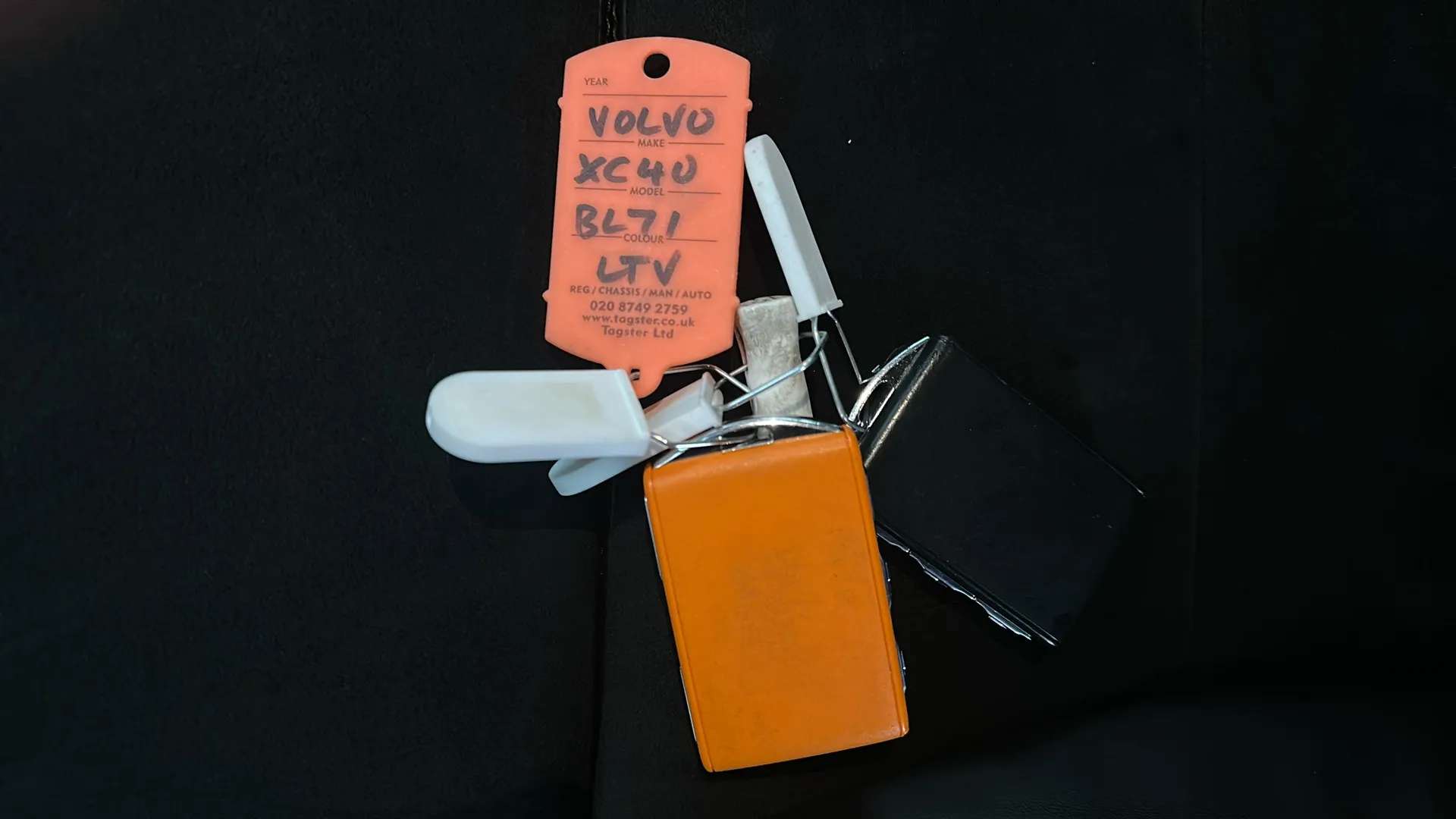 2022 VOLVO XC40 2022 VOLVO XC40