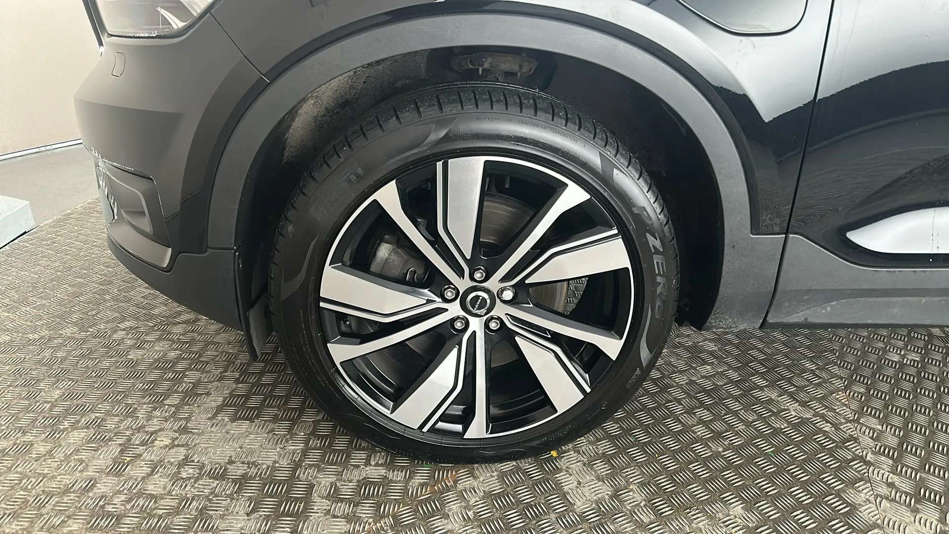 2022 VOLVO XC40 2022 VOLVO XC40