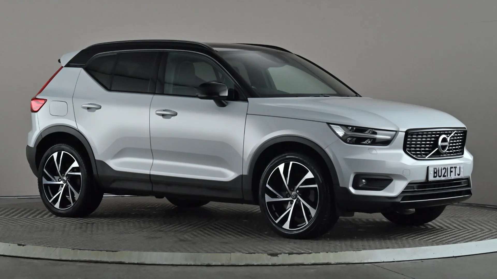 A 2021 VOLVO XC40 1.5 T5 Recharge PHEV R DESIGN Pro Auto A 2021 VOLVO XC40 1.5 T5 Recharge PHEV R DESIGN Pro Auto