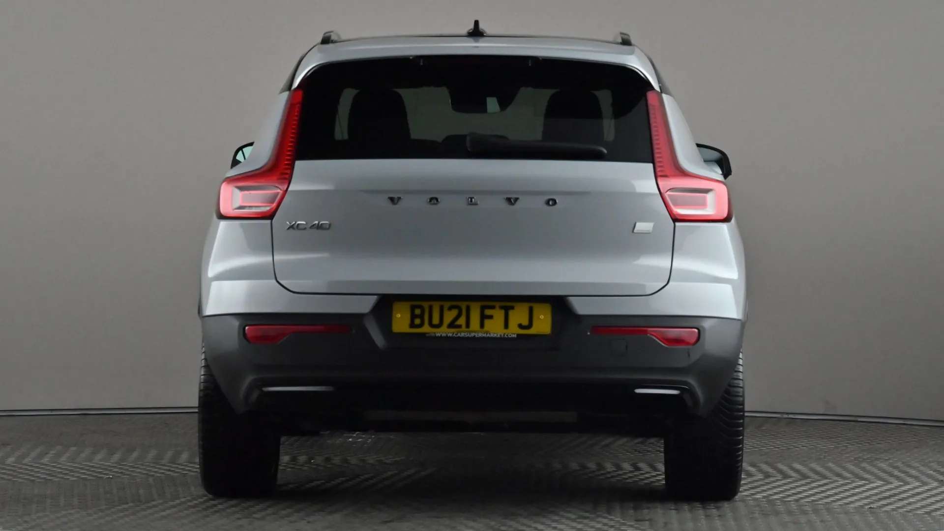 2021 VOLVO XC40 2021 VOLVO XC40