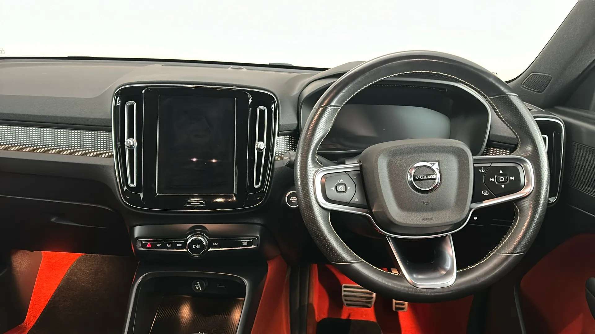 2021 VOLVO XC40 2021 VOLVO XC40