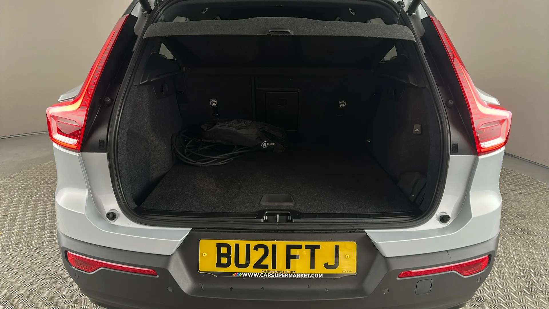 2021 VOLVO XC40 2021 VOLVO XC40