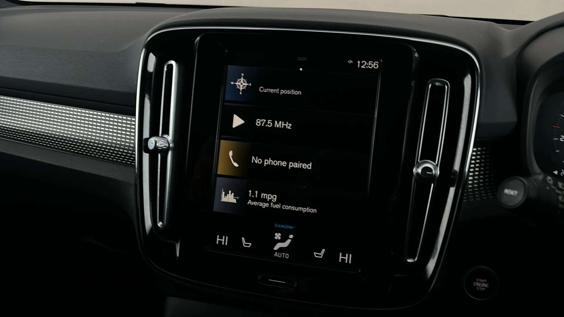 2021 VOLVO XC40 2021 VOLVO XC40