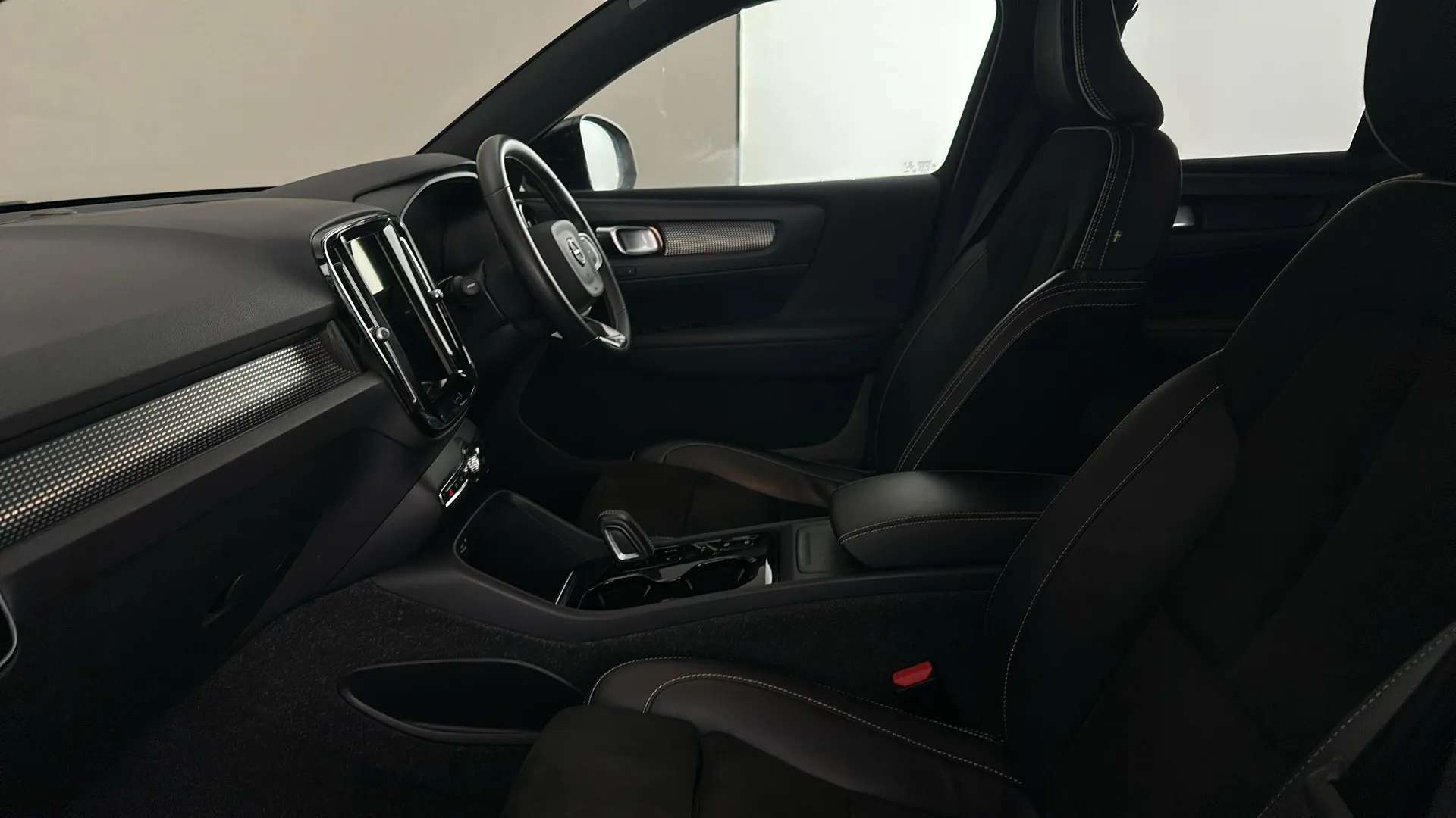 2021 VOLVO XC40 2021 VOLVO XC40