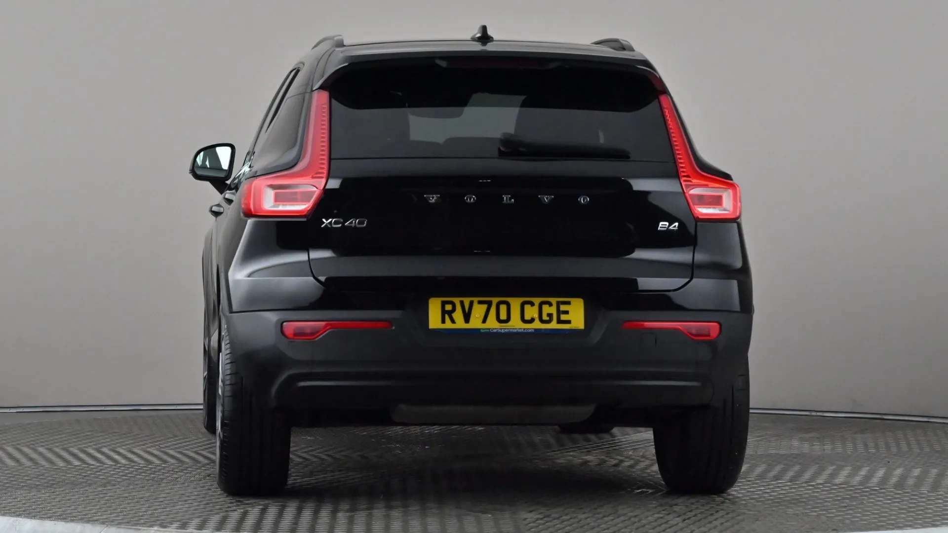 2020 VOLVO XC40 2020 VOLVO XC40