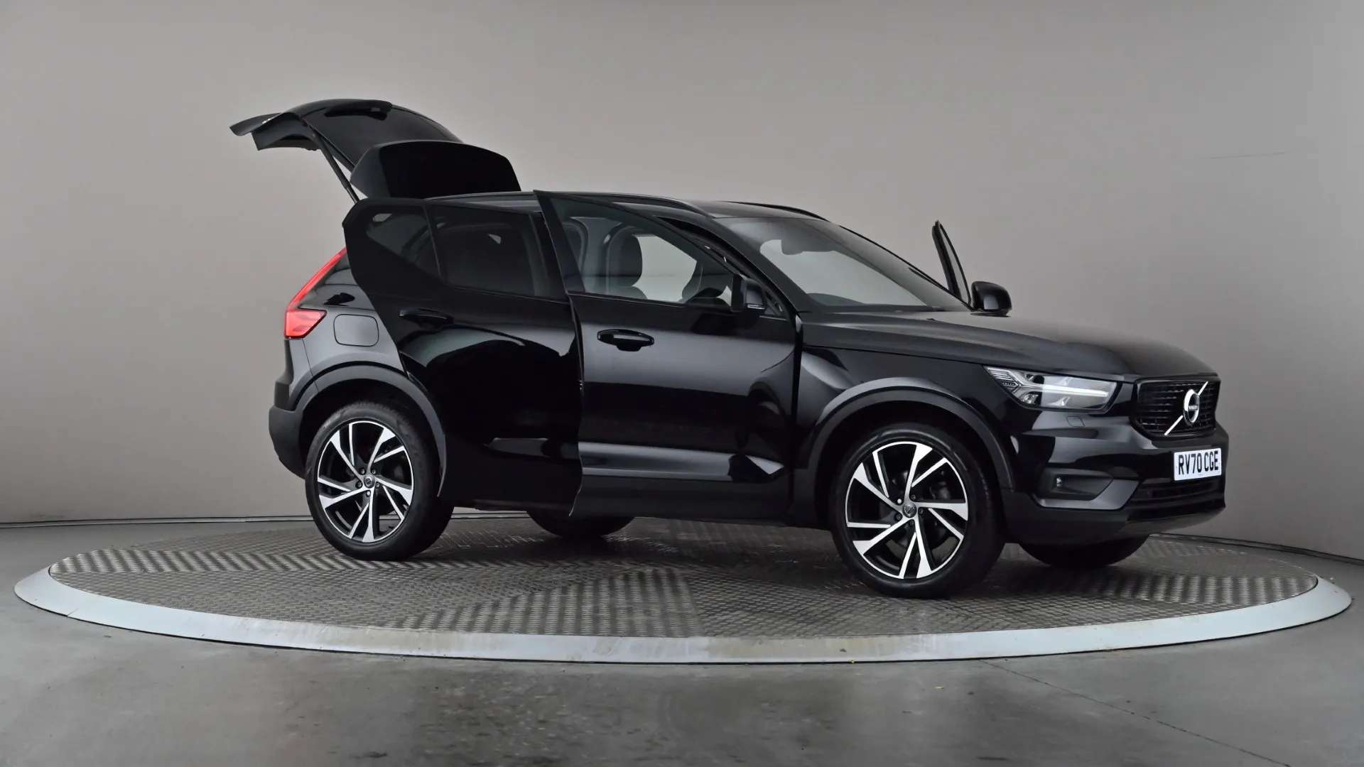 2020 VOLVO XC40 2020 VOLVO XC40