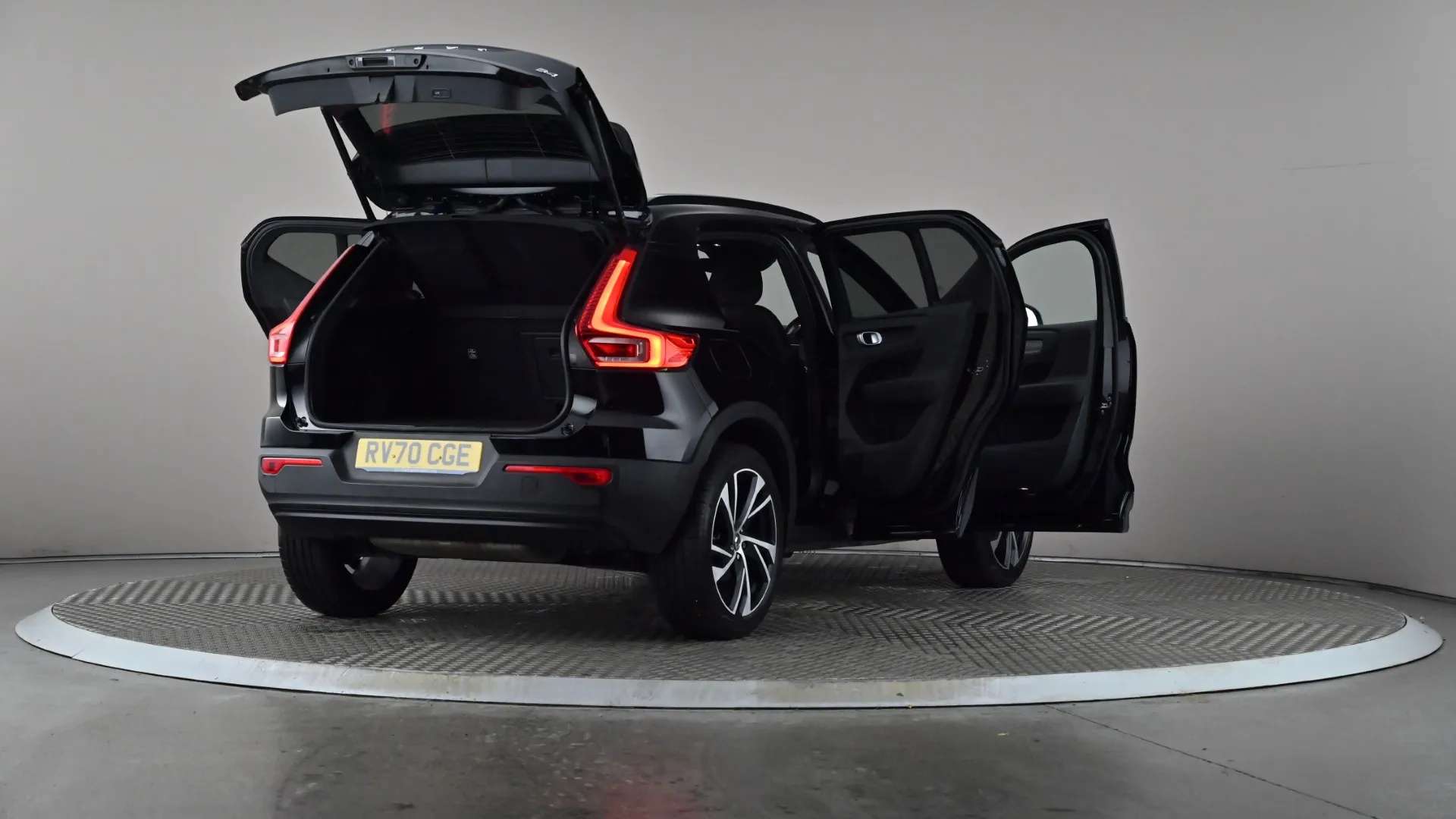 2020 VOLVO XC40 2020 VOLVO XC40