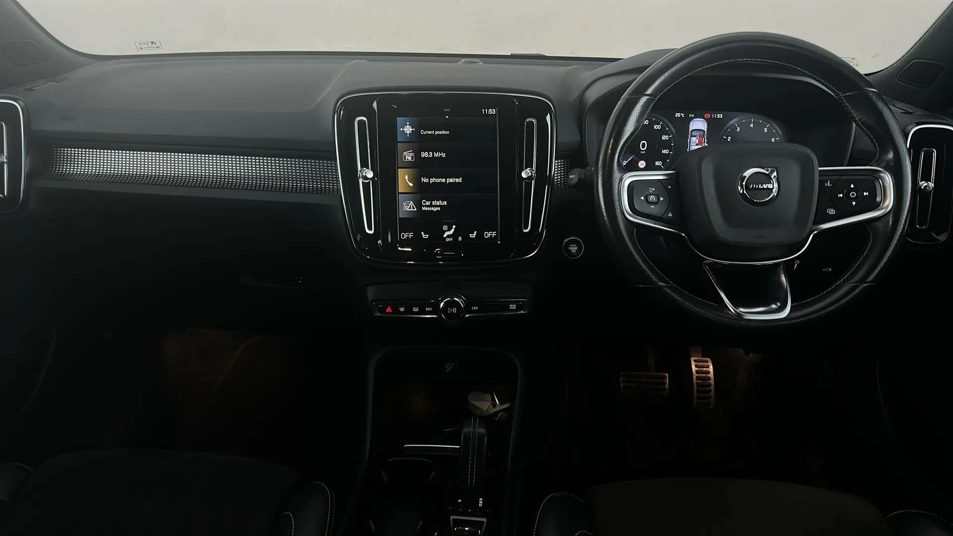 2020 VOLVO XC40 2020 VOLVO XC40