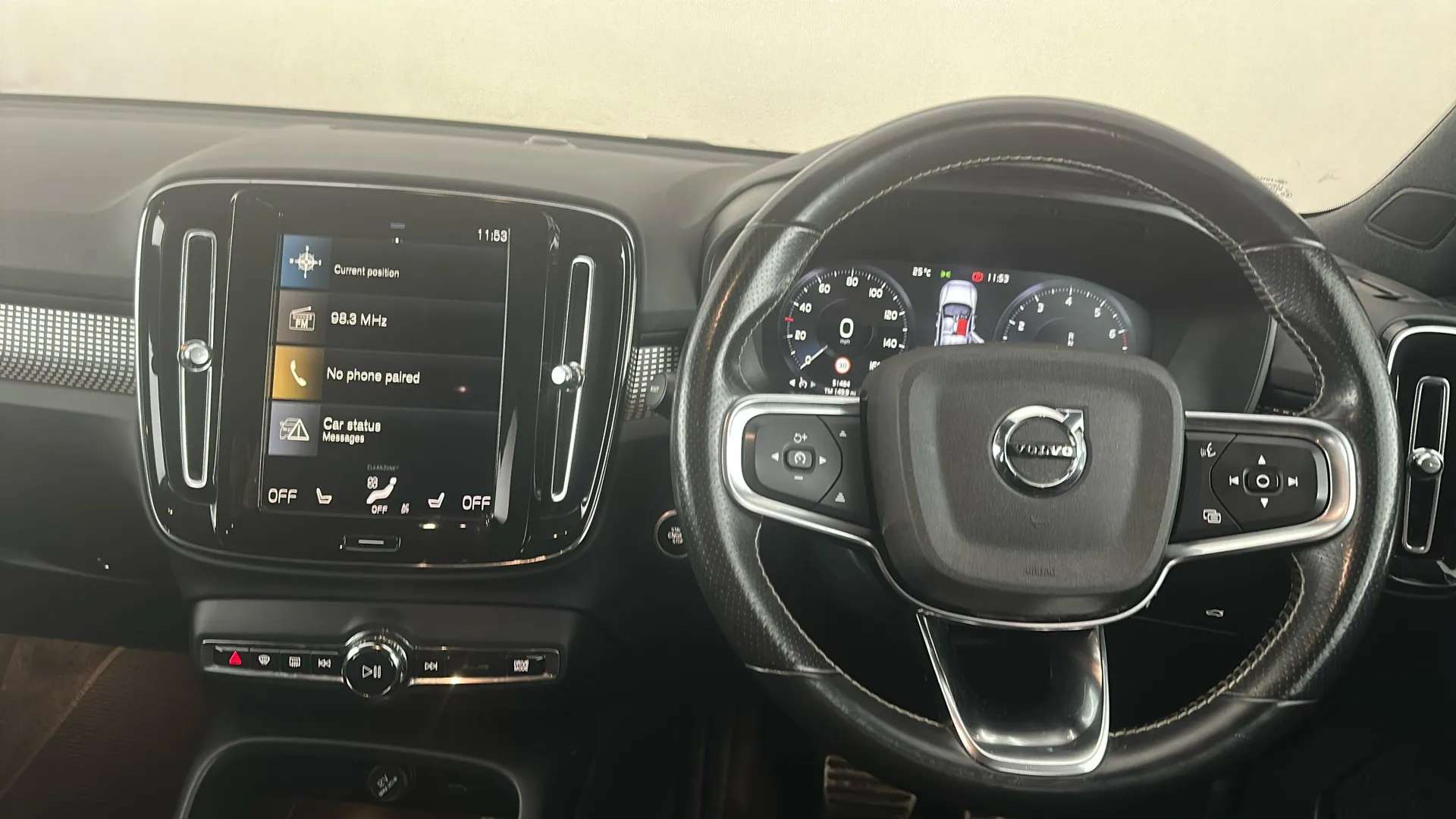 2020 VOLVO XC40 2020 VOLVO XC40