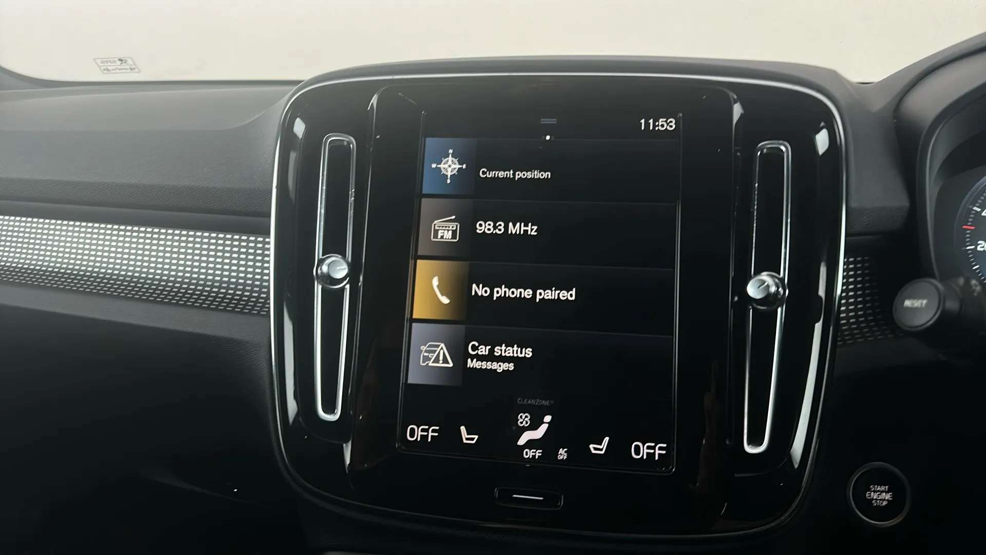 2020 VOLVO XC40 2020 VOLVO XC40