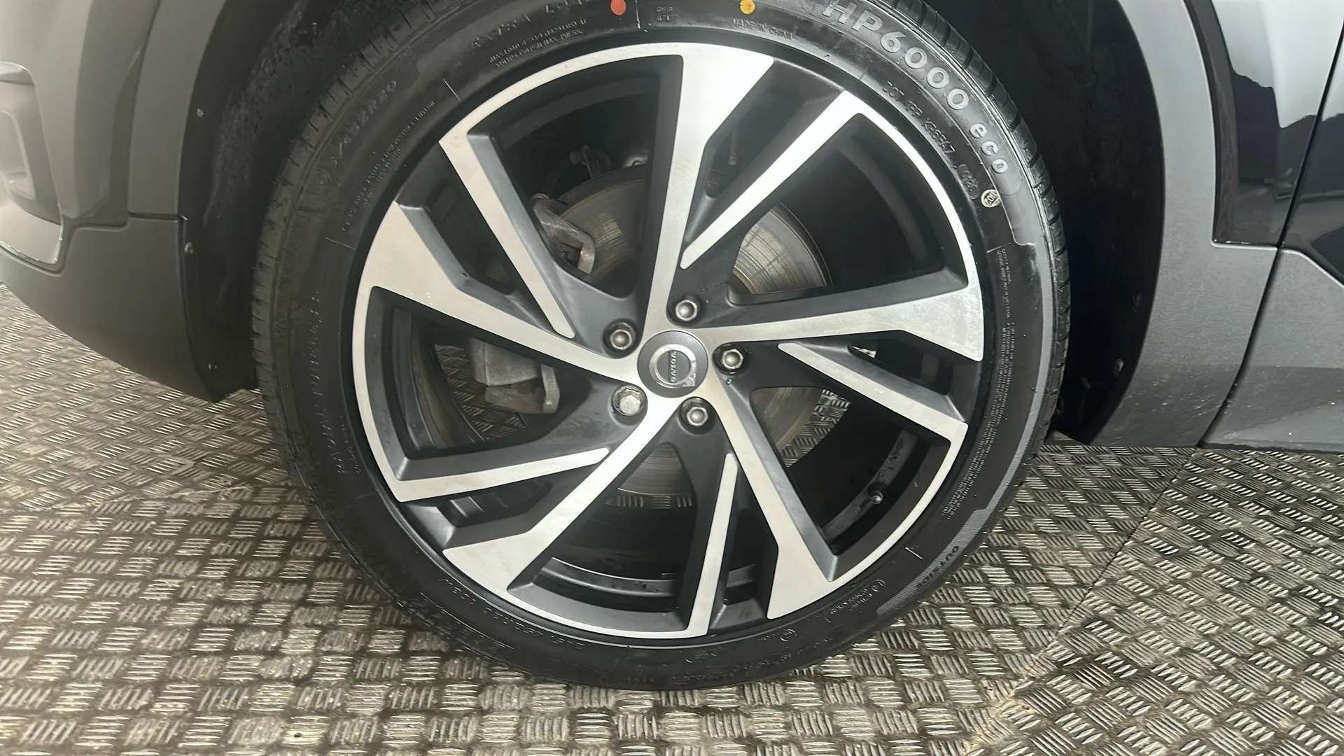 2020 VOLVO XC40 2020 VOLVO XC40