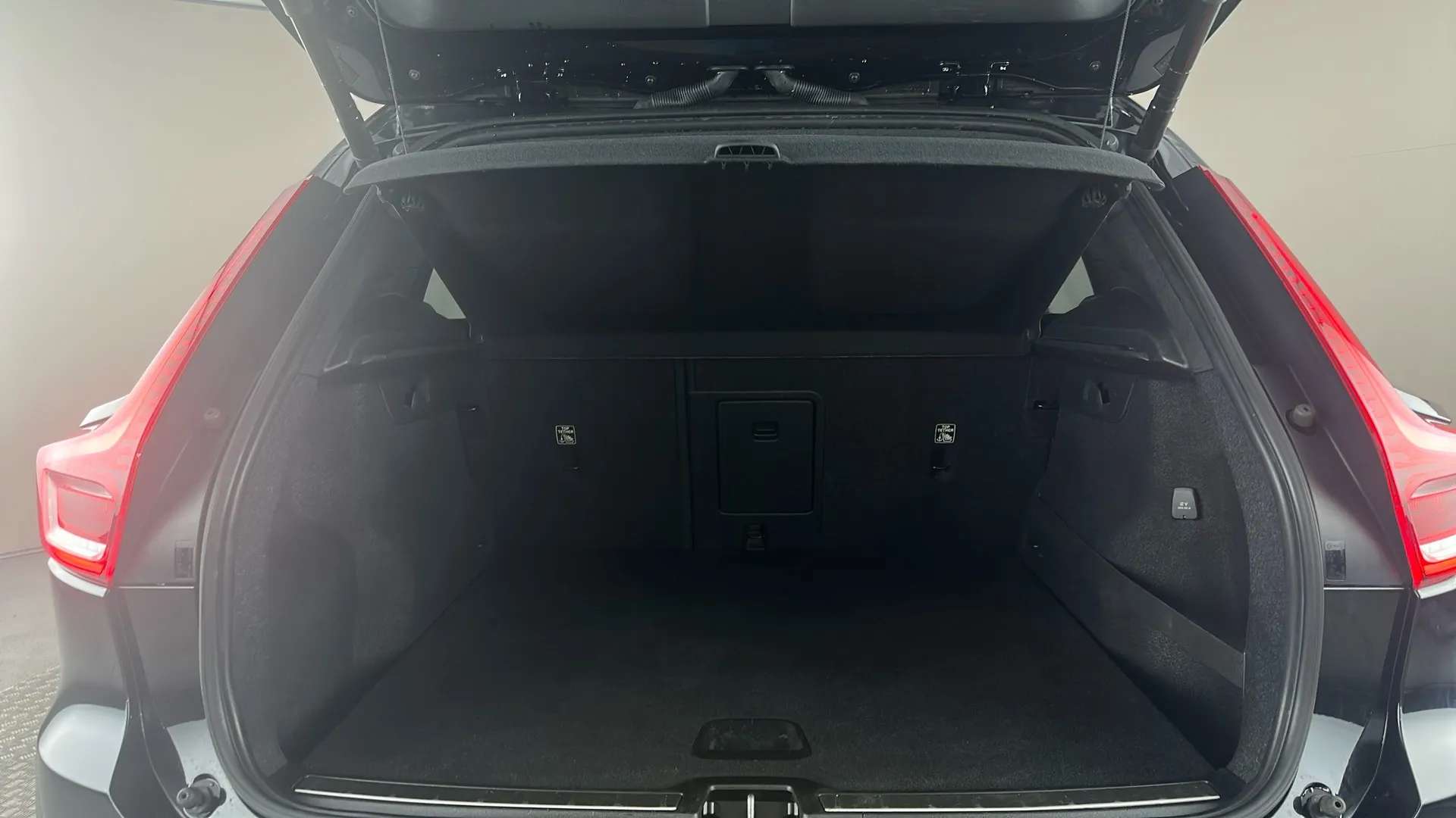 2020 VOLVO XC40 2020 VOLVO XC40