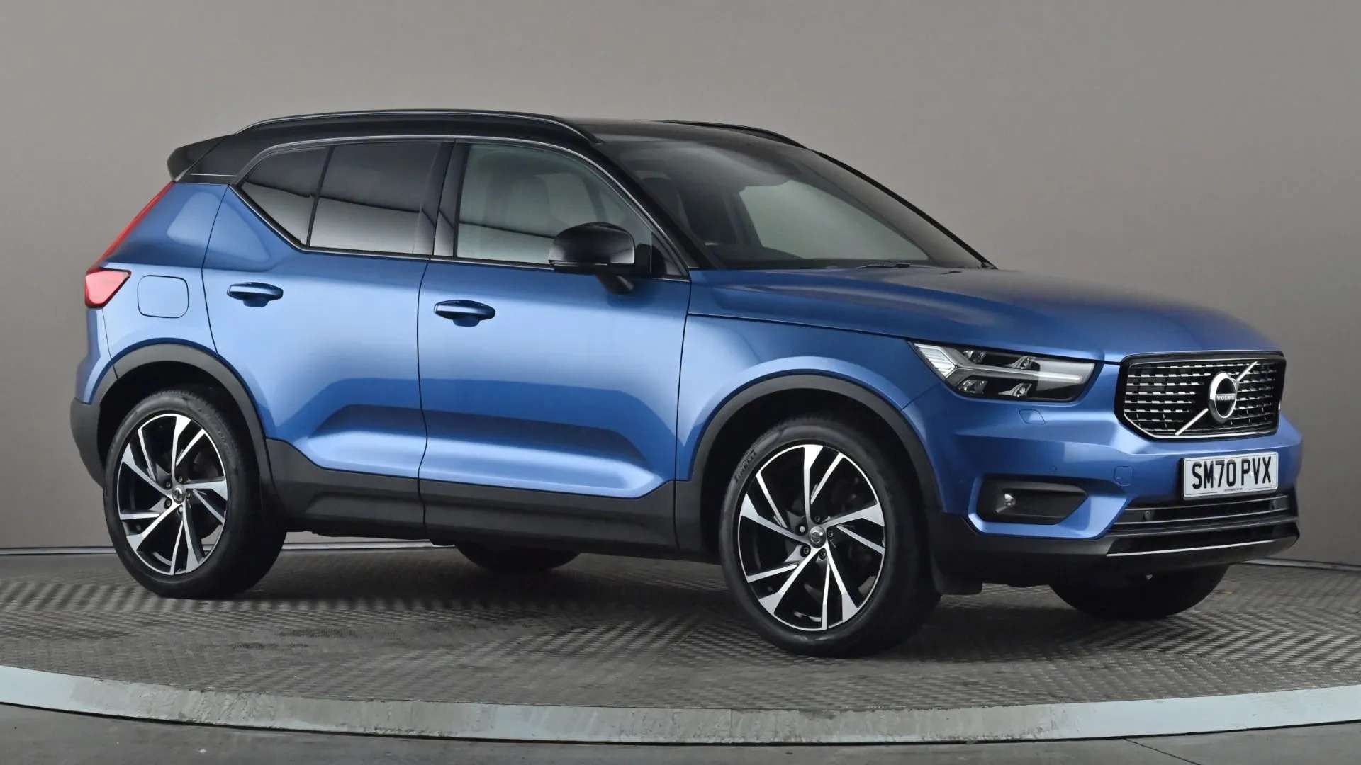 A 2021 VOLVO XC40 2.0 B4P R DESIGN Pro Auto A 2021 VOLVO XC40 2.0 B4P R DESIGN Pro Auto