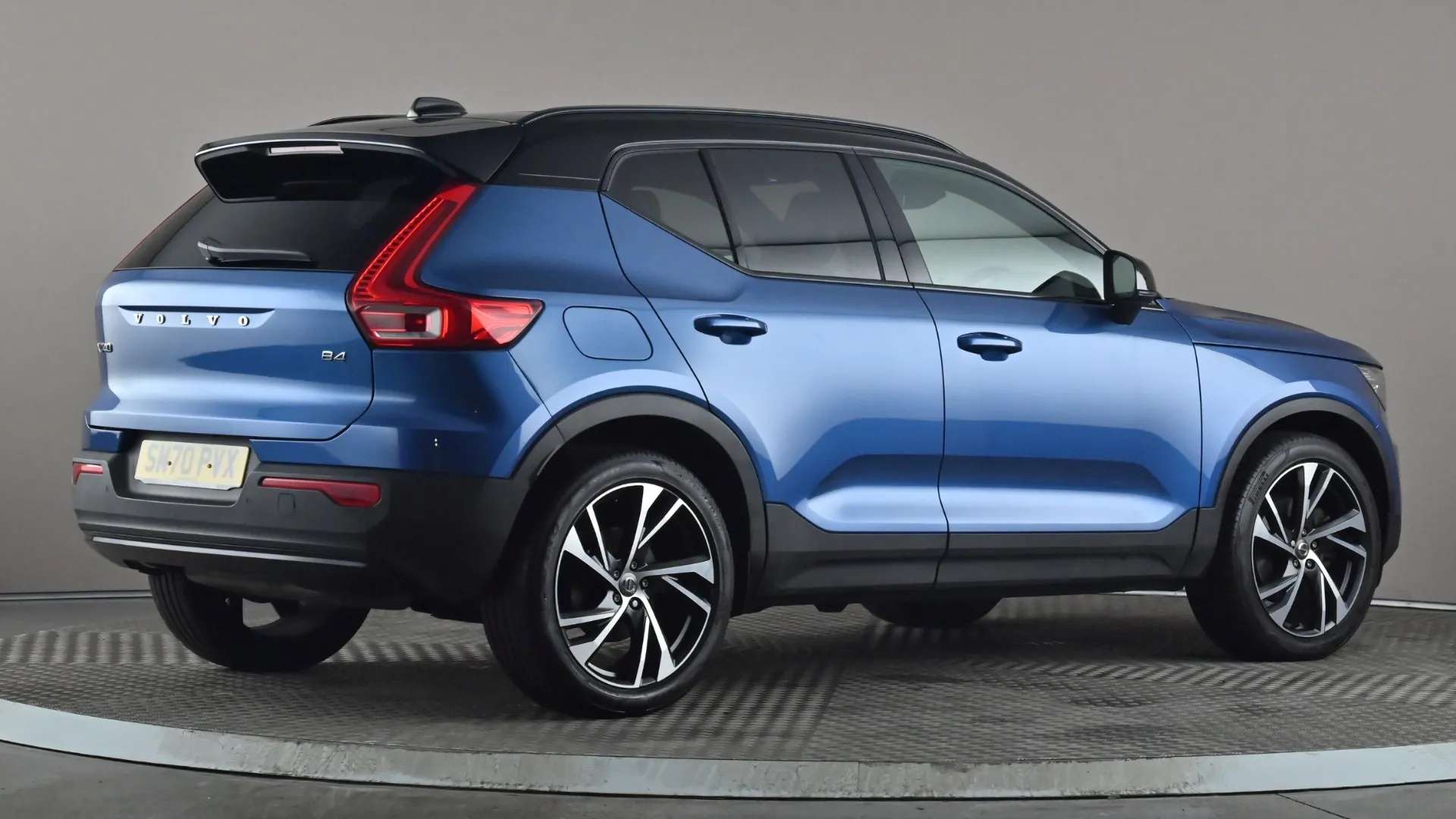 2021 VOLVO XC40 2021 VOLVO XC40