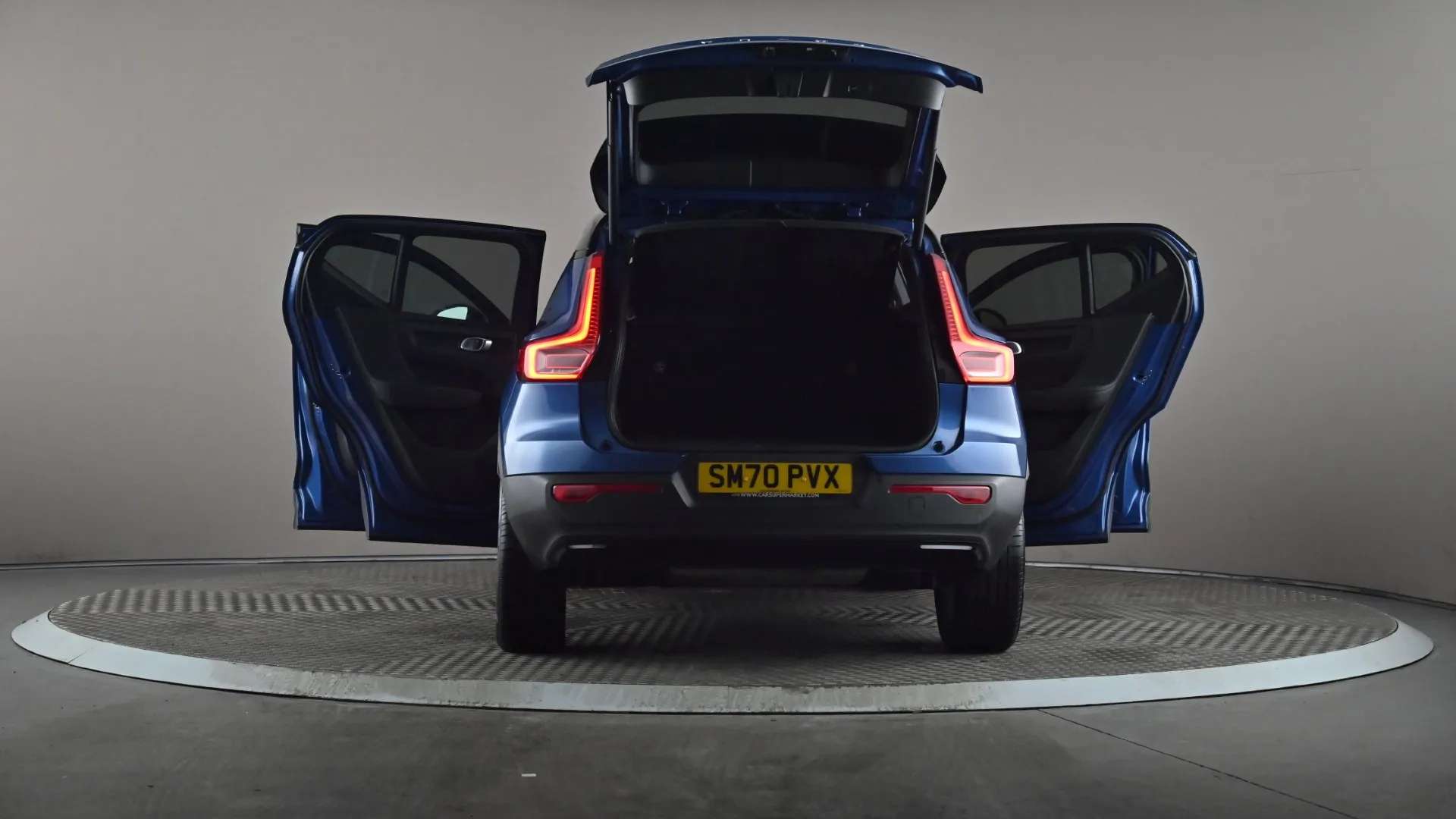 2021 VOLVO XC40 2021 VOLVO XC40