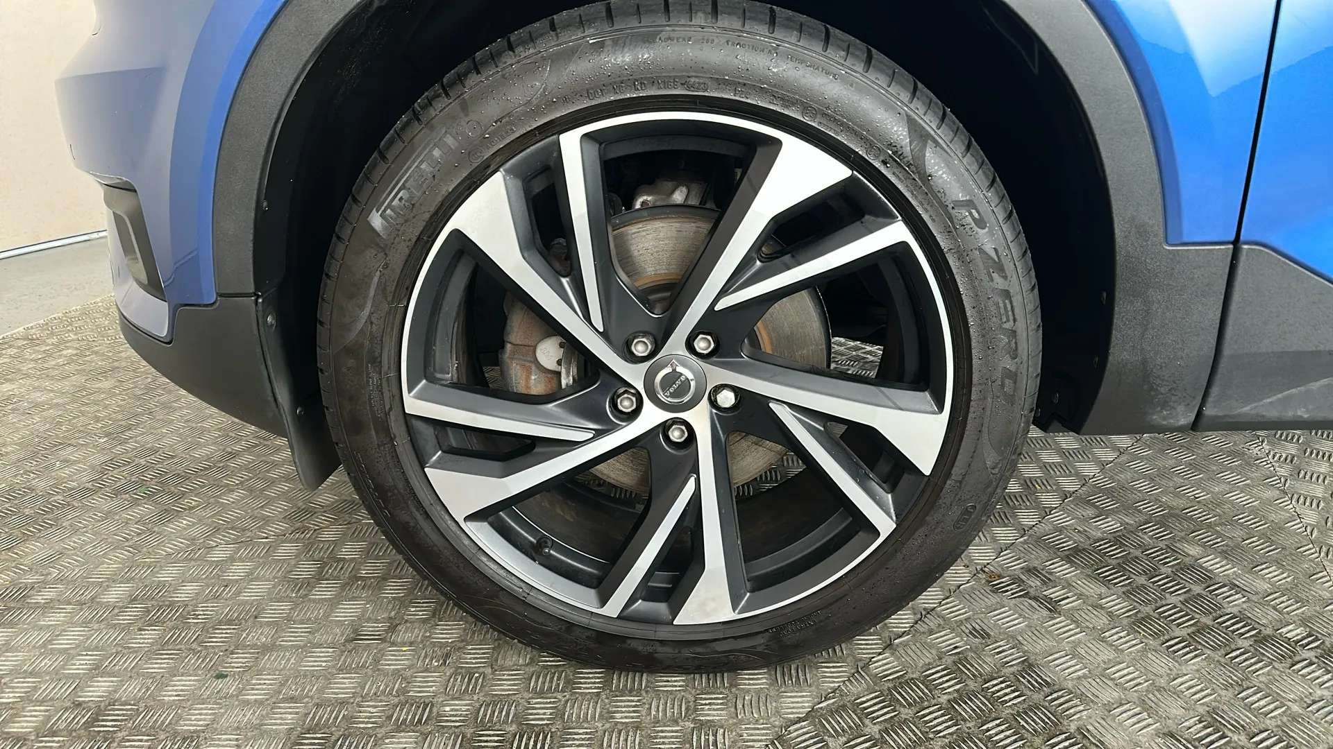 2021 VOLVO XC40 2021 VOLVO XC40