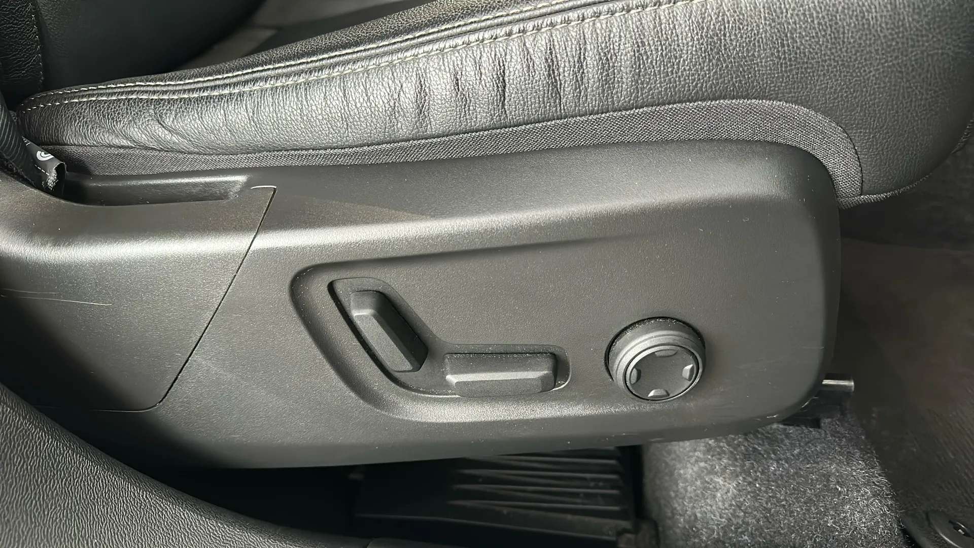 2021 VOLVO XC40 2021 VOLVO XC40