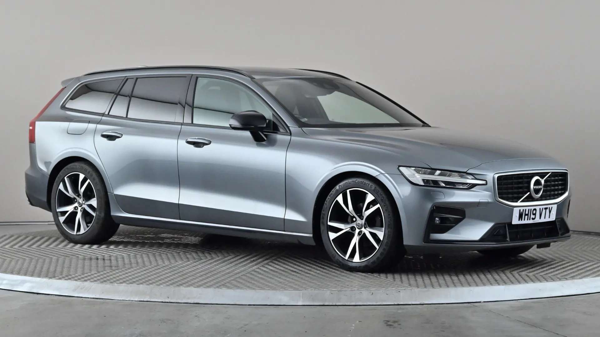 2019 VOLVO V60 2019 VOLVO V60