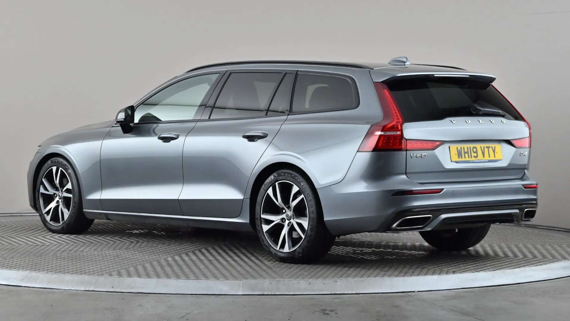 2019 VOLVO V60 2019 VOLVO V60