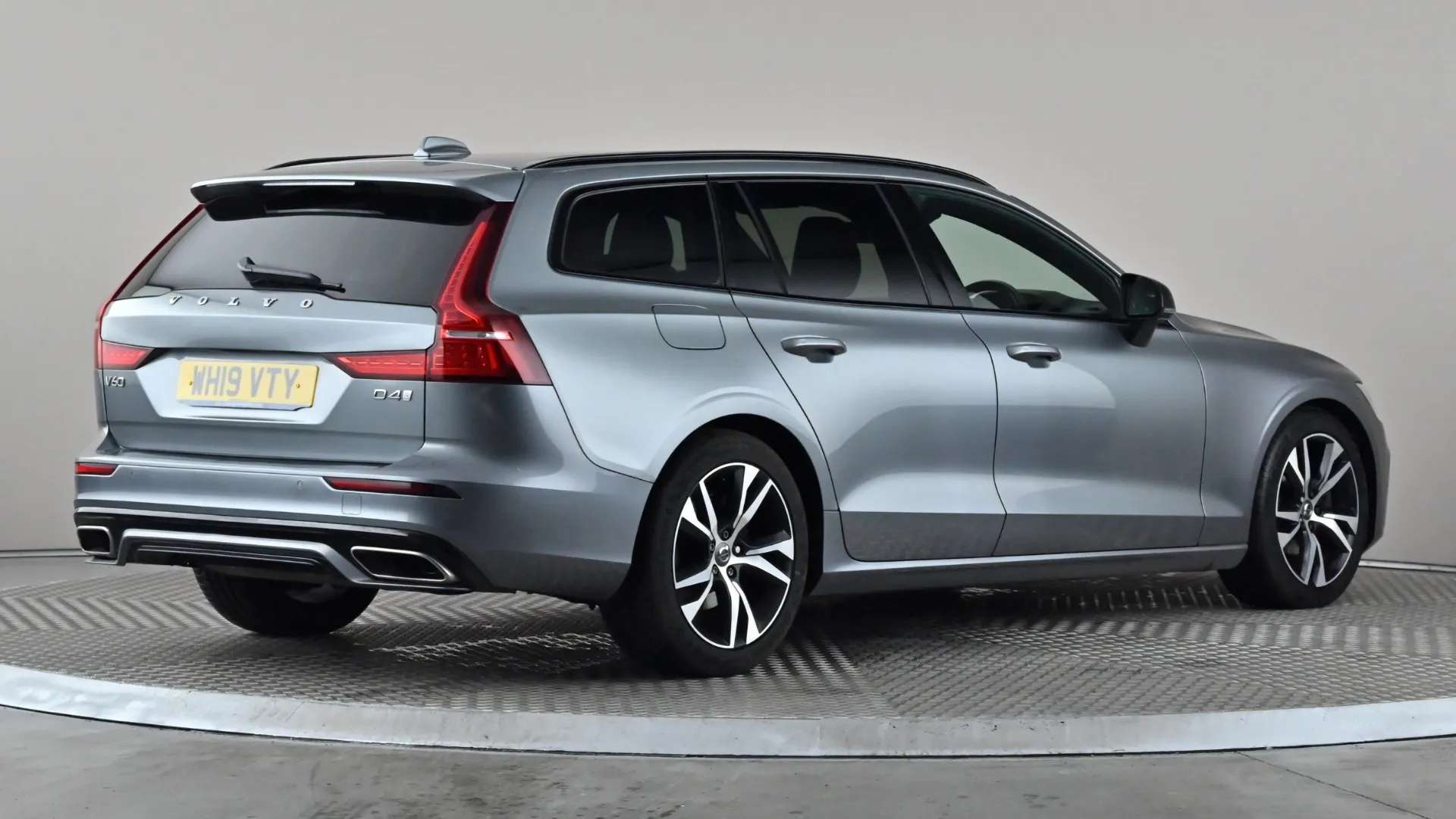 2019 VOLVO V60 2019 VOLVO V60
