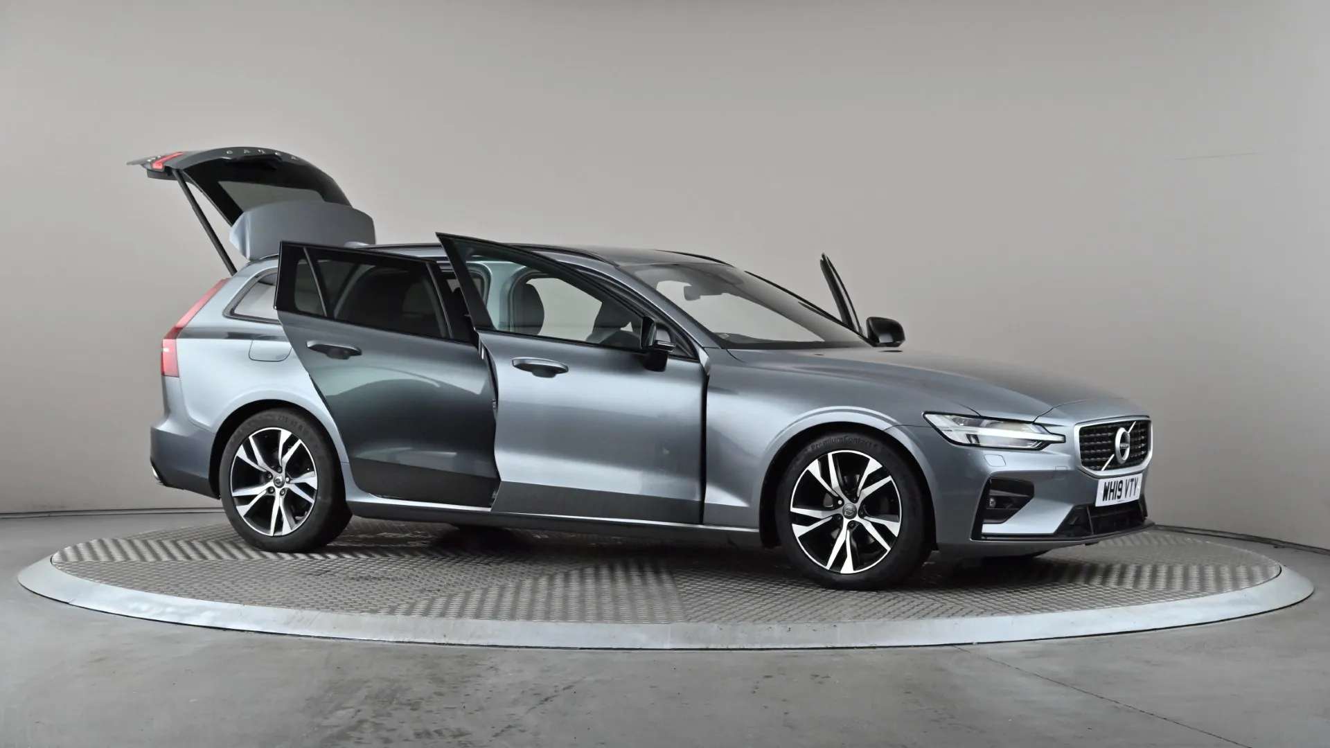 2019 VOLVO V60 2019 VOLVO V60