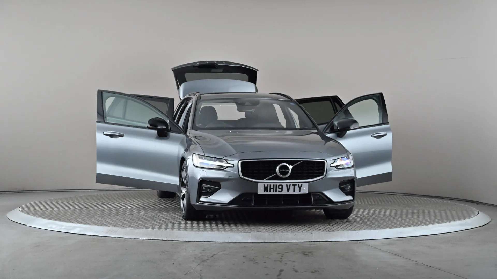2019 VOLVO V60 2019 VOLVO V60