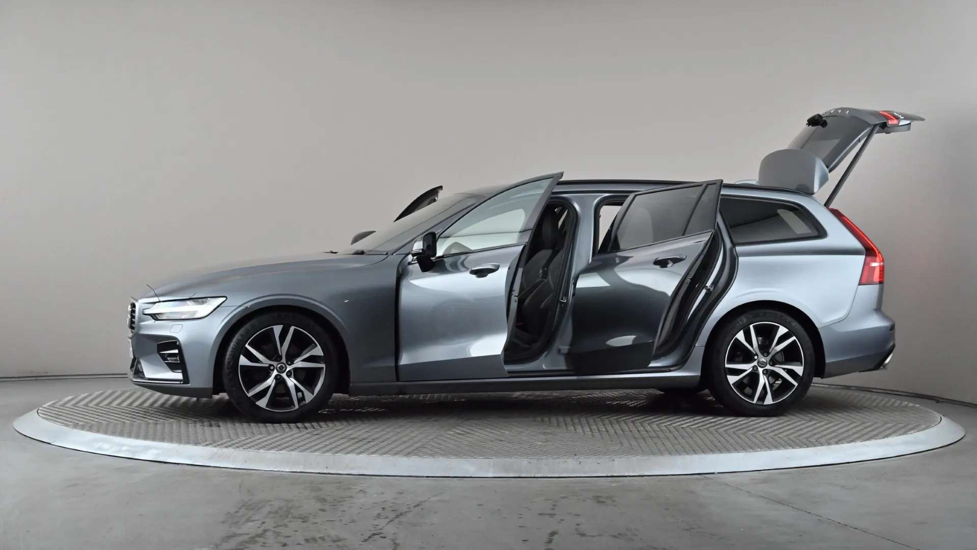 2019 VOLVO V60 2019 VOLVO V60