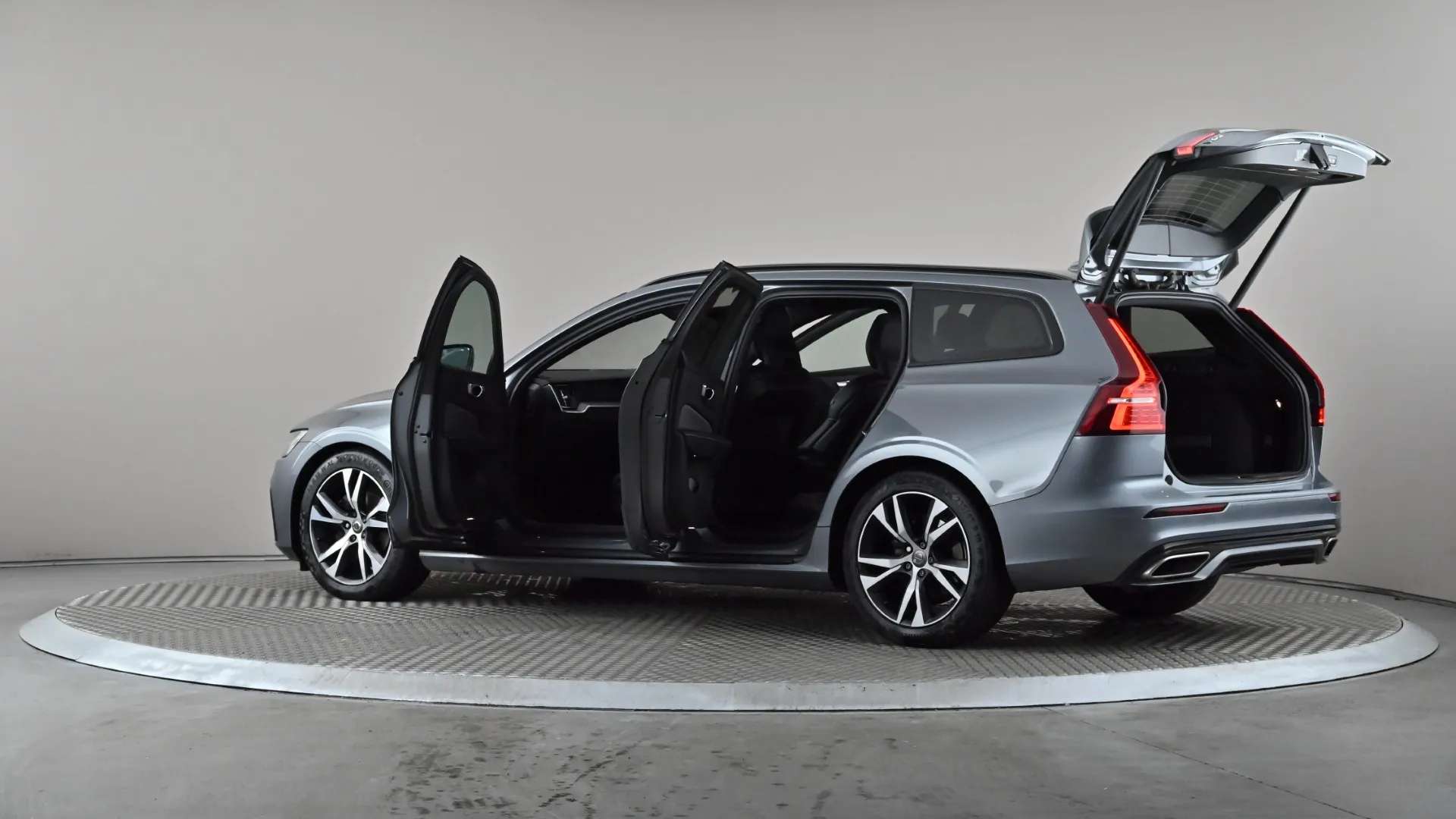 2019 VOLVO V60 2019 VOLVO V60