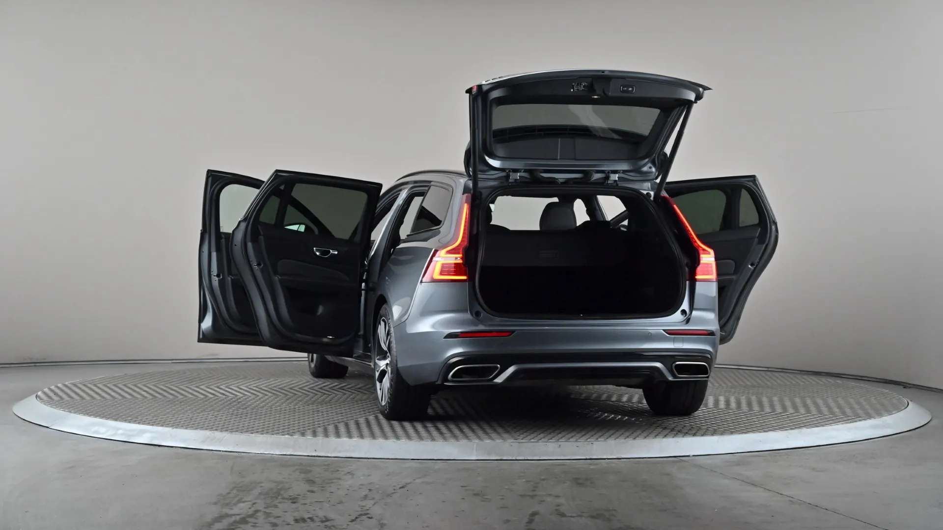 2019 VOLVO V60 2019 VOLVO V60