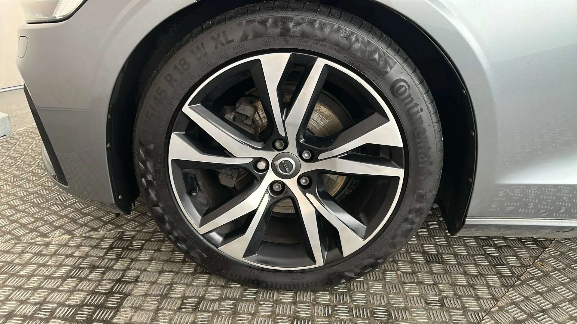 2019 VOLVO V60 2019 VOLVO V60