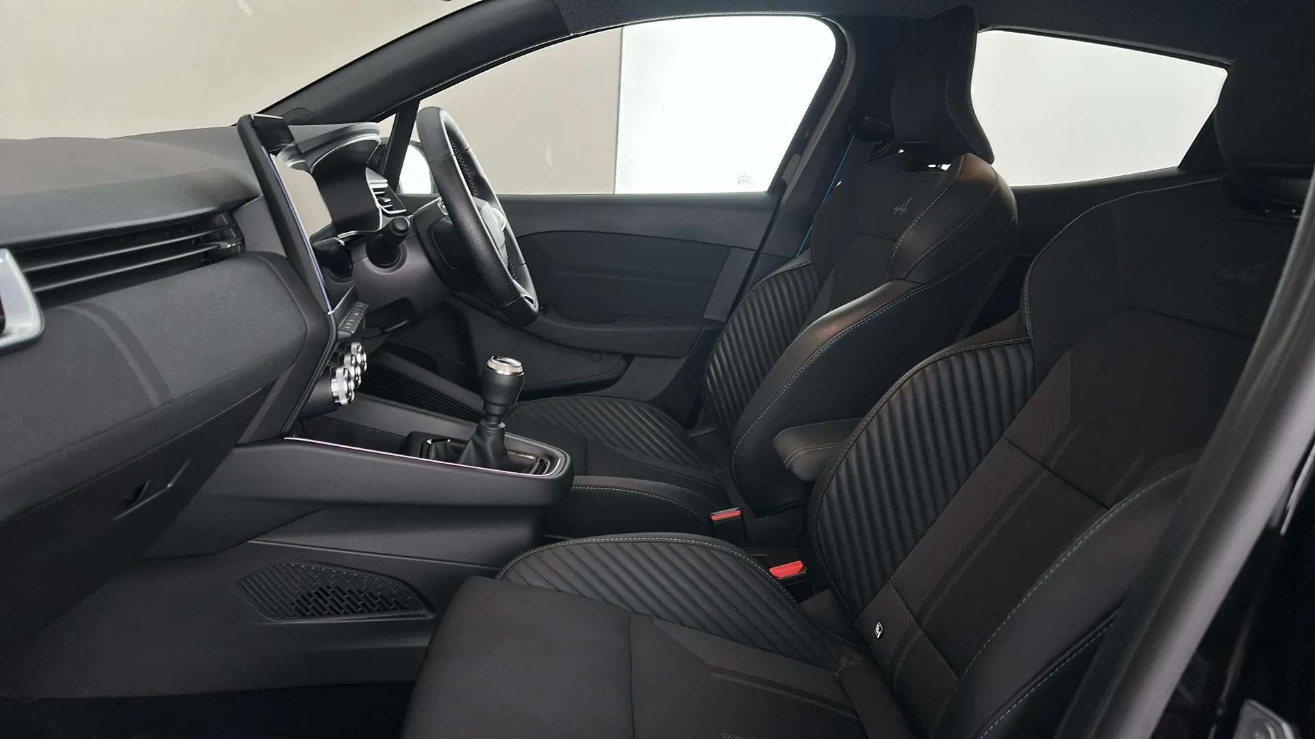 2025 RENAULT CLIO 2025 RENAULT CLIO