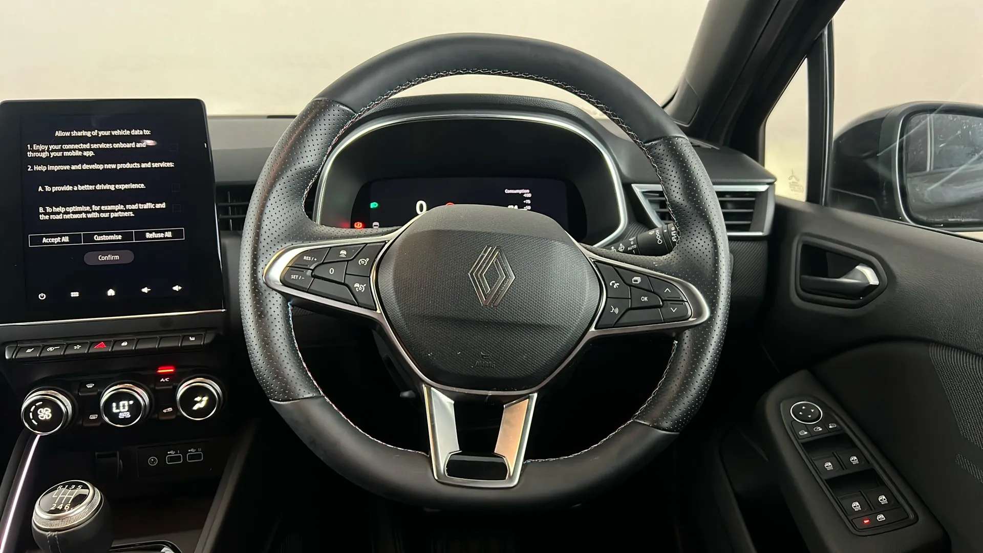 2025 RENAULT CLIO 2025 RENAULT CLIO