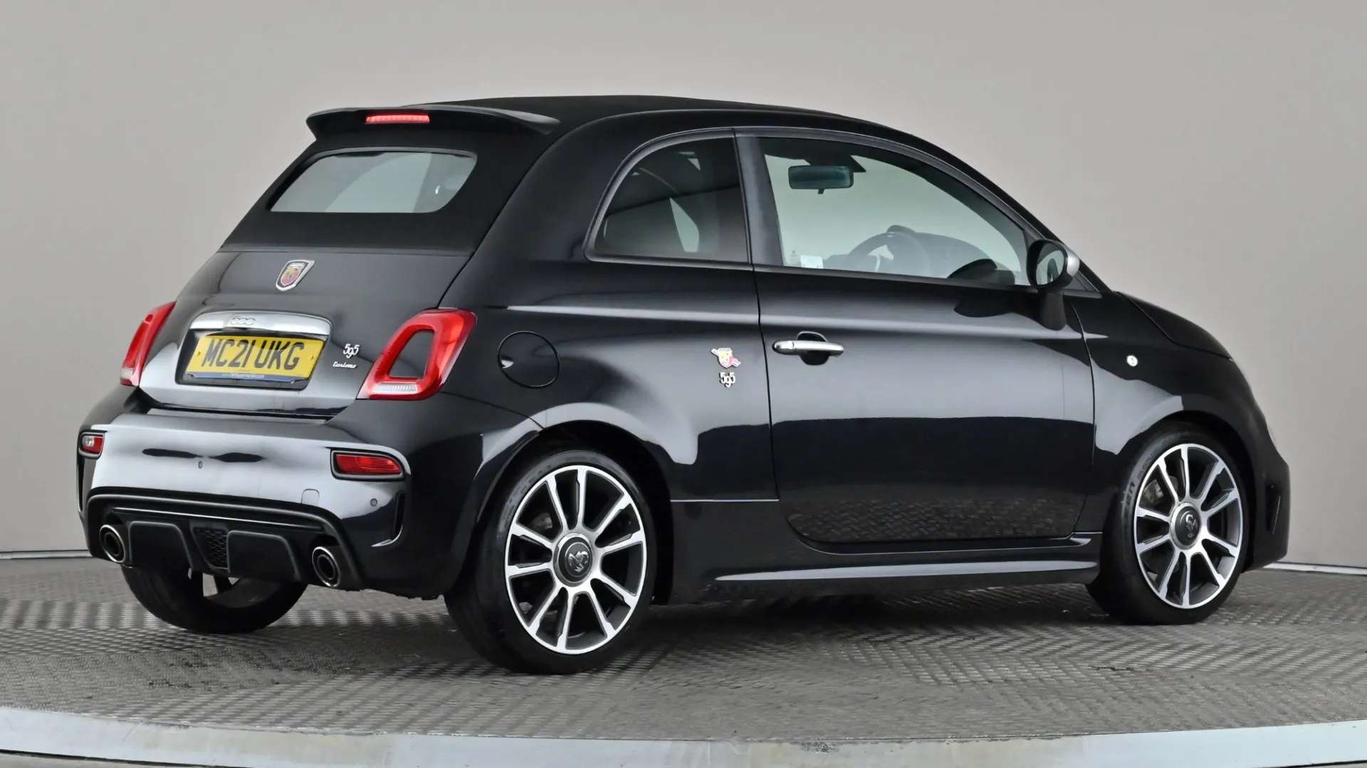 2021 ABARTH 595 2021 ABARTH 595