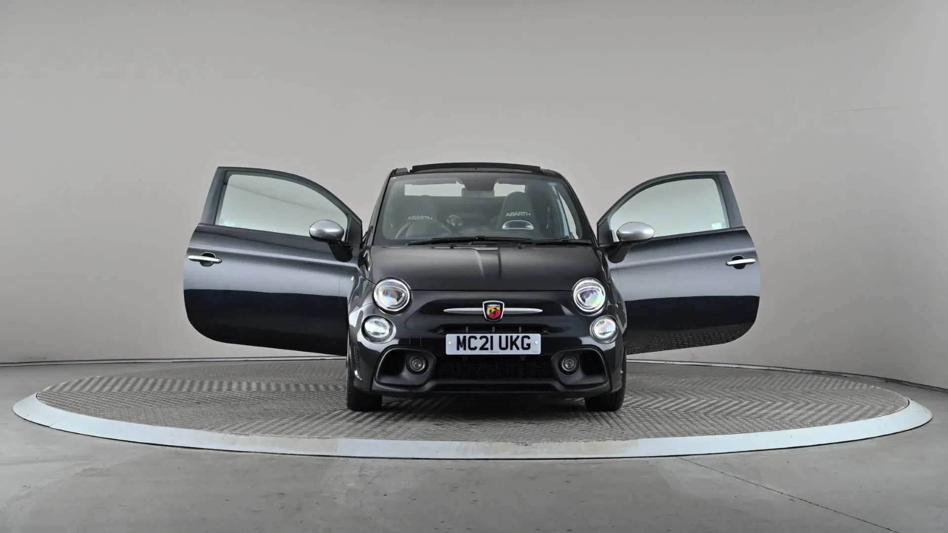 2021 ABARTH 595 2021 ABARTH 595