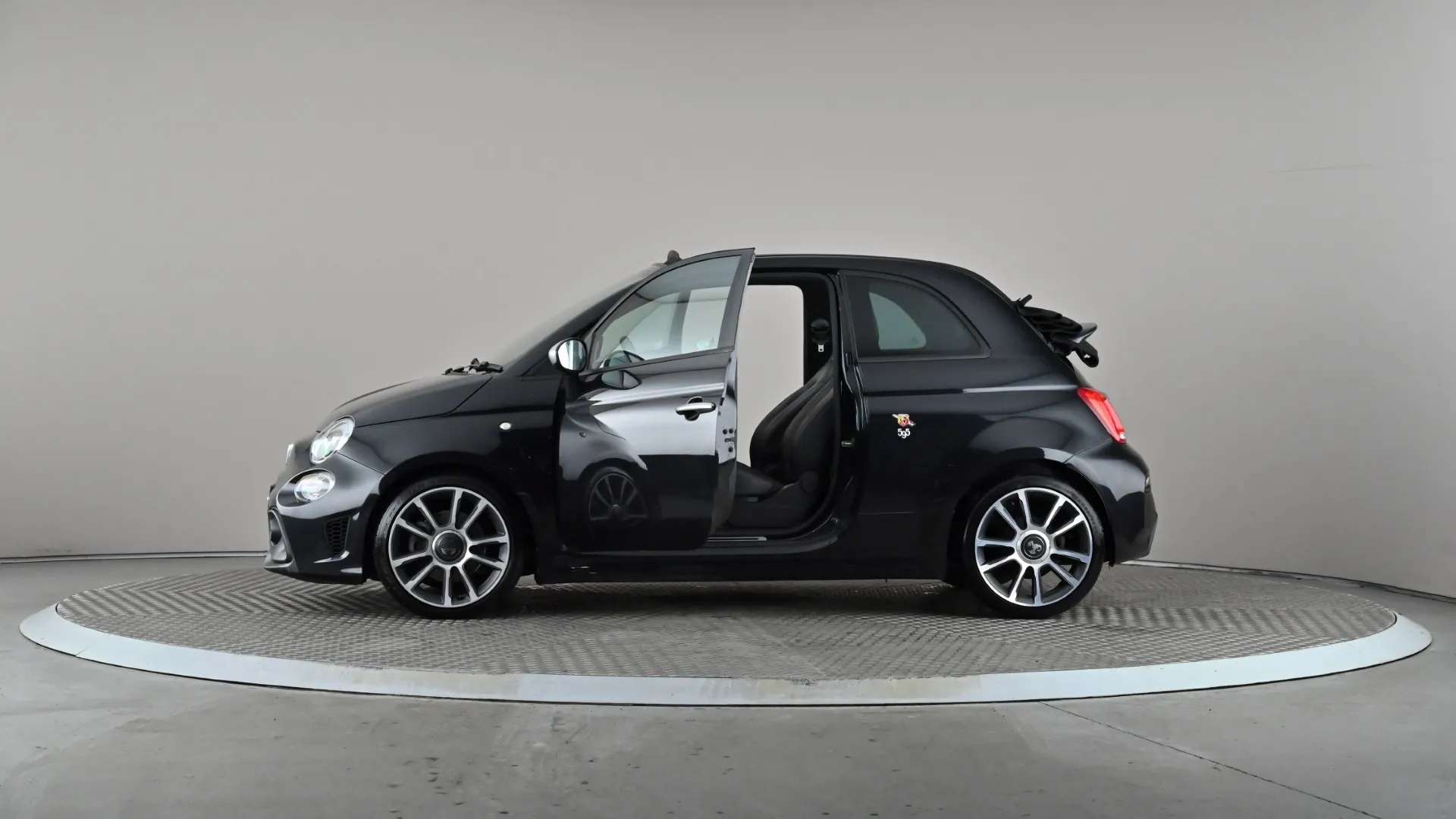 2021 ABARTH 595 2021 ABARTH 595
