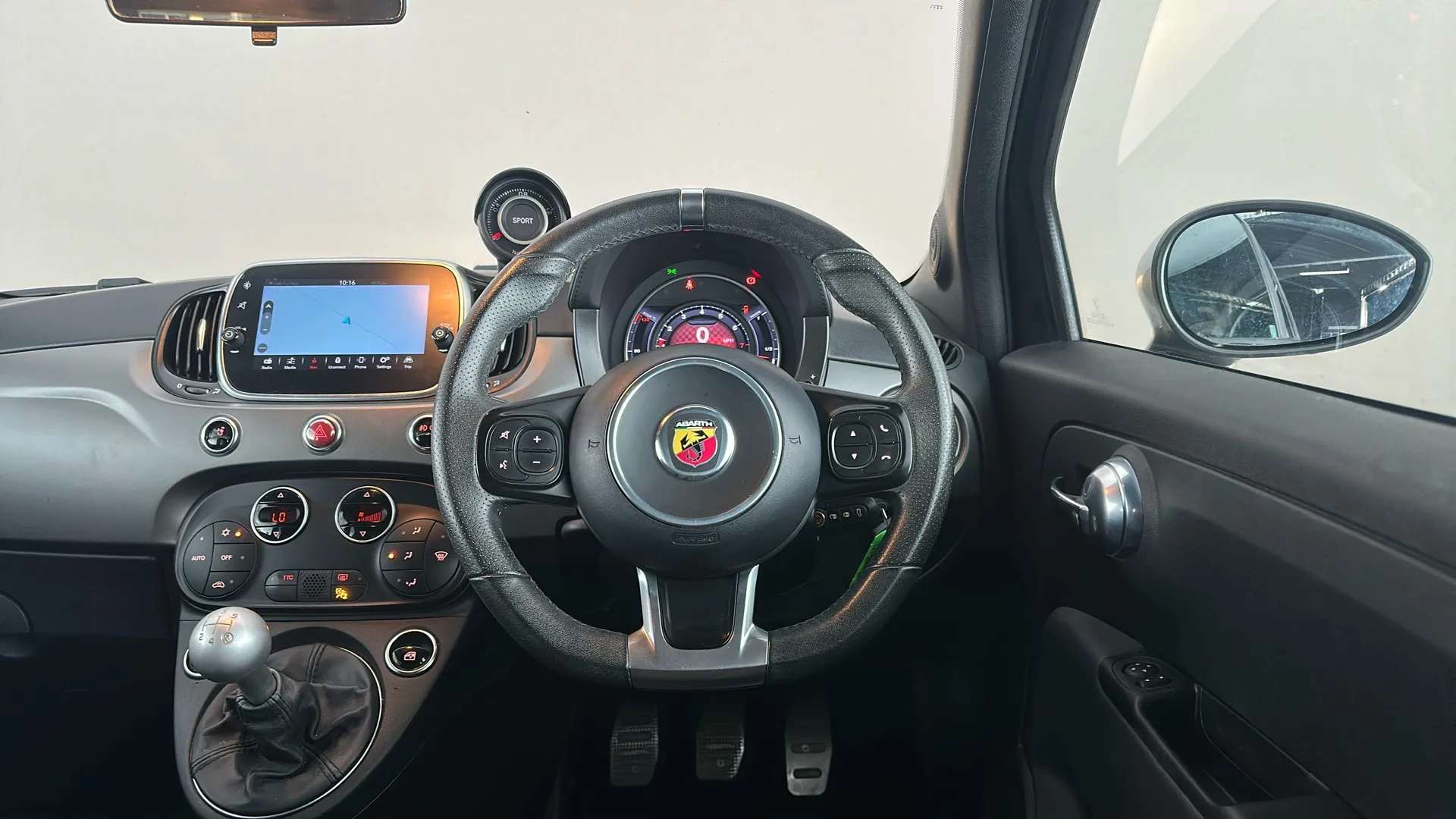 2021 ABARTH 595 2021 ABARTH 595