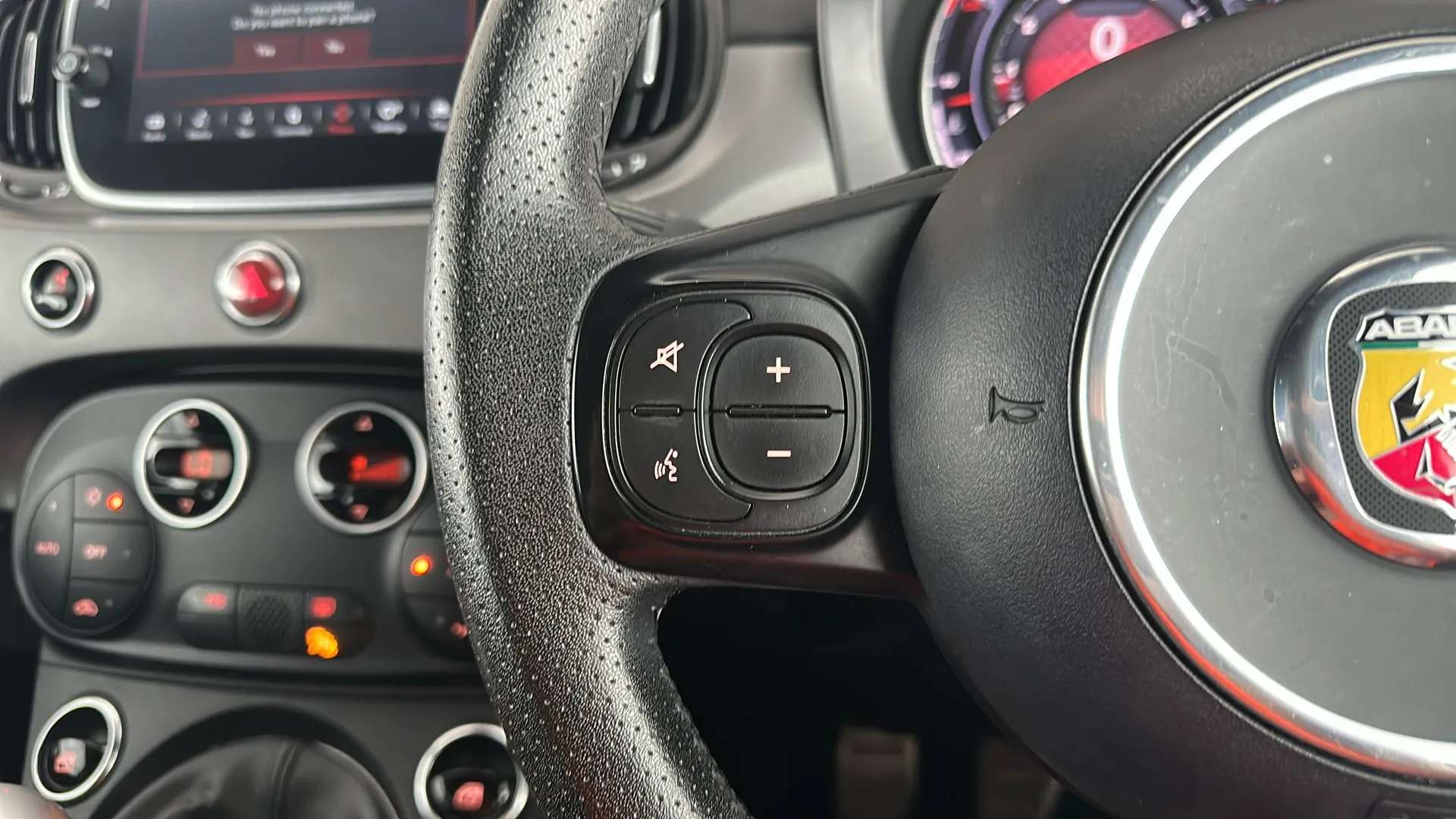 2021 ABARTH 595 2021 ABARTH 595