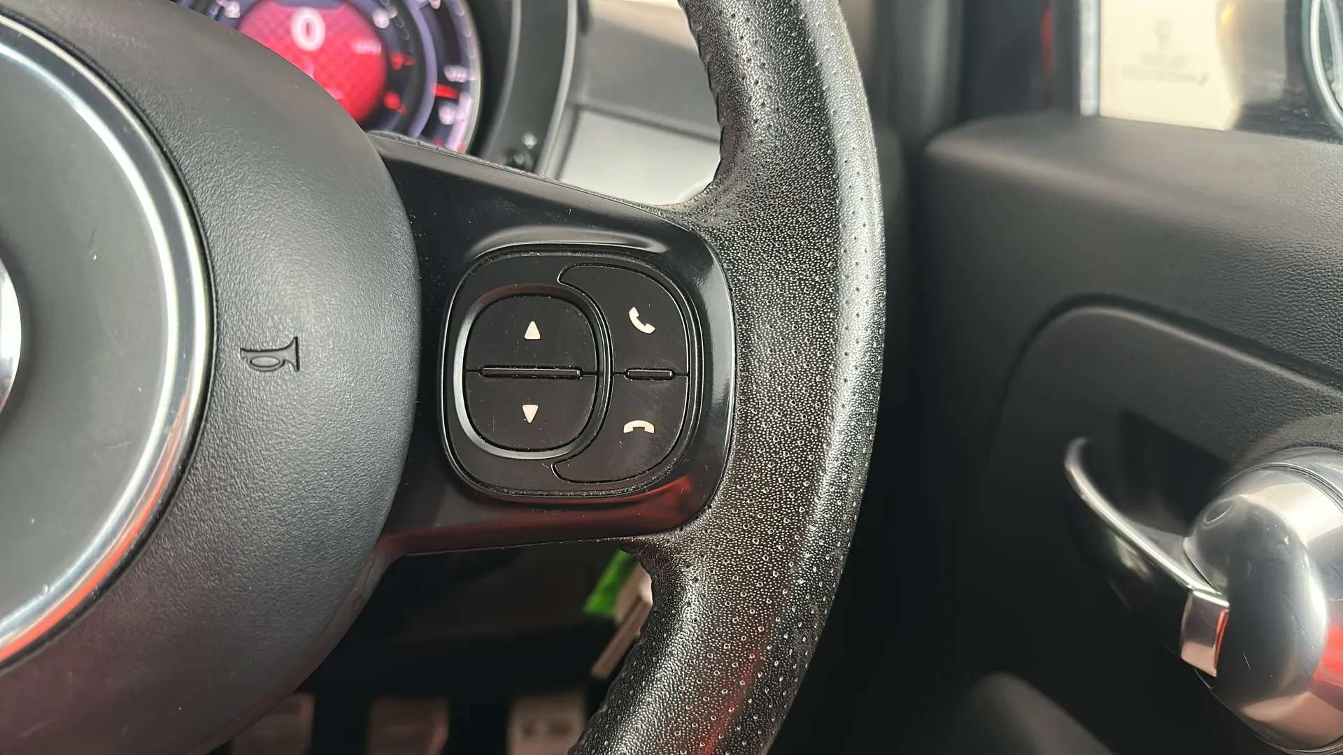 2021 ABARTH 595 2021 ABARTH 595