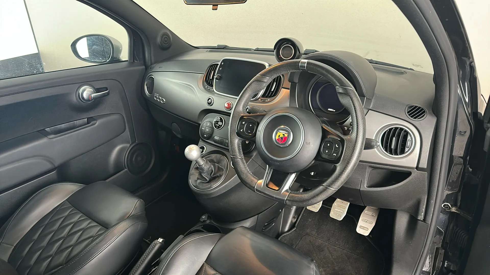 2021 ABARTH 595 2021 ABARTH 595