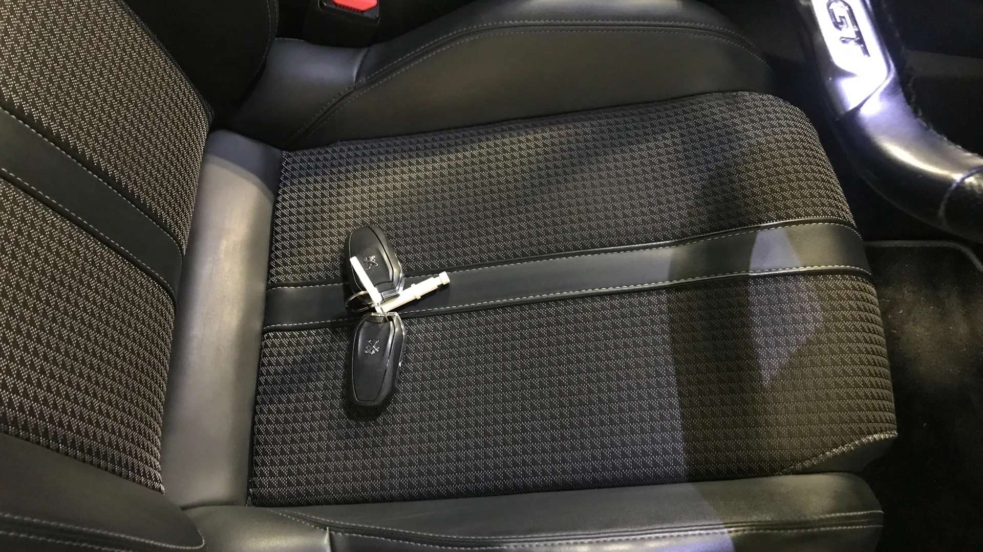 2021 PEUGEOT 2008 2021 PEUGEOT 2008