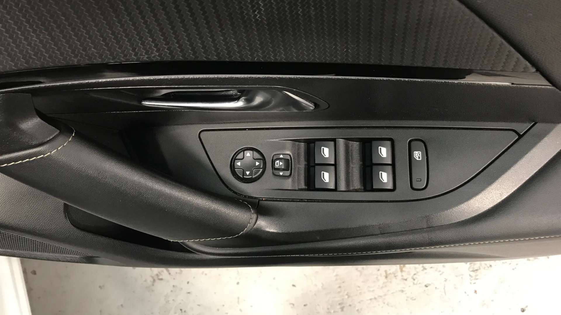 2021 PEUGEOT 2008 2021 PEUGEOT 2008