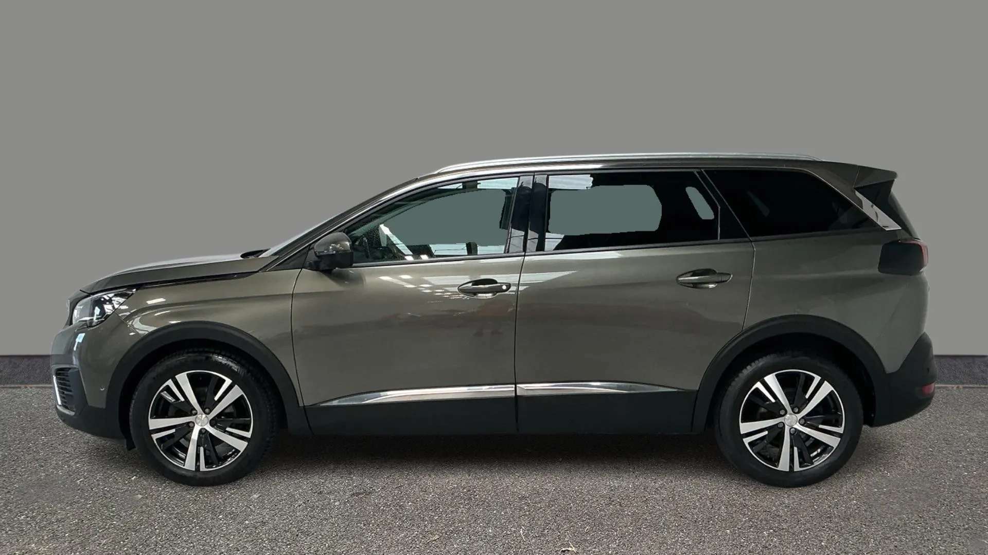 A 2018 PEUGEOT 5008 1.2 PureTech Allure A 2018 PEUGEOT 5008 1.2 PureTech Allure