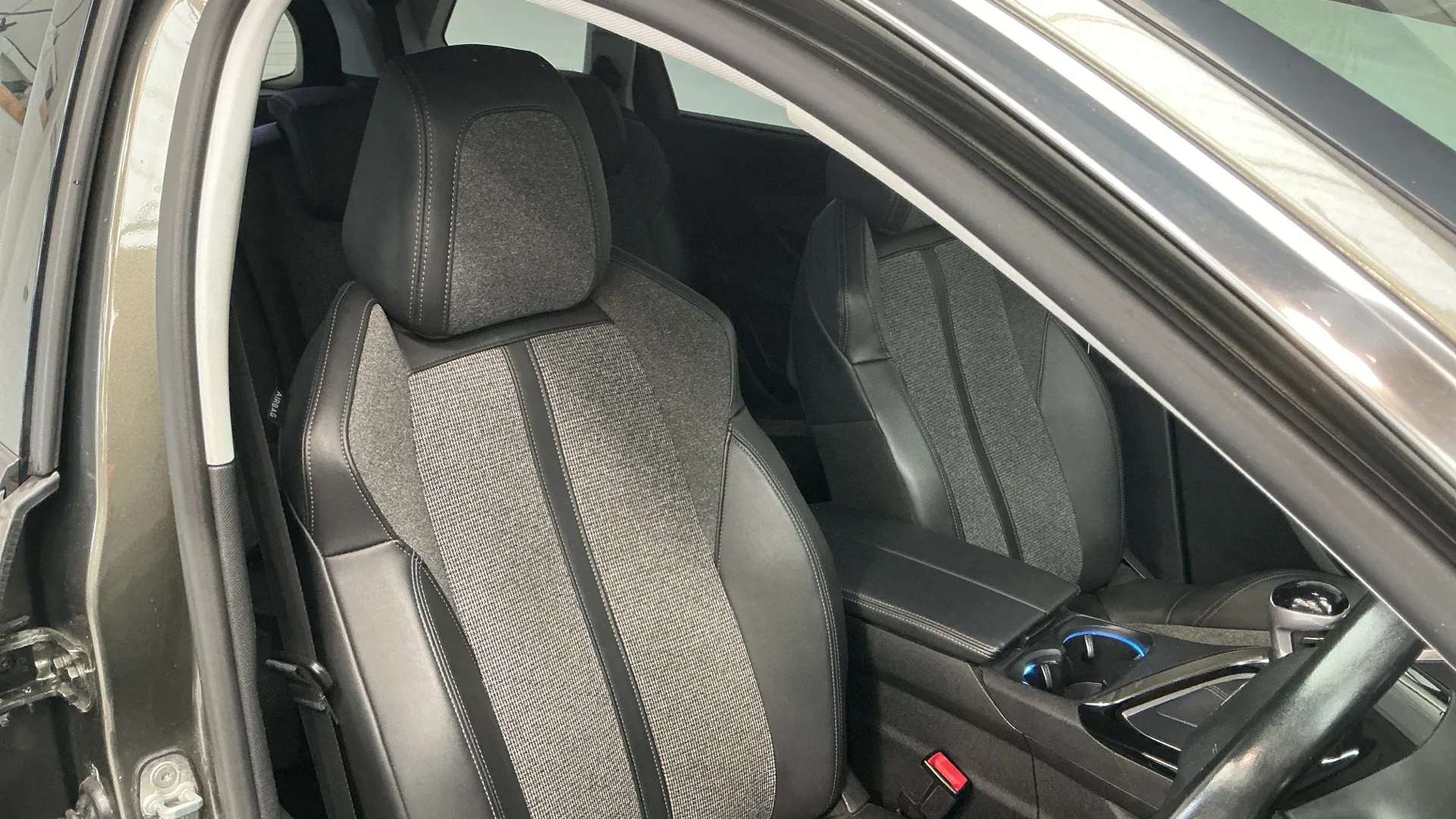 2018 PEUGEOT 5008 2018 PEUGEOT 5008